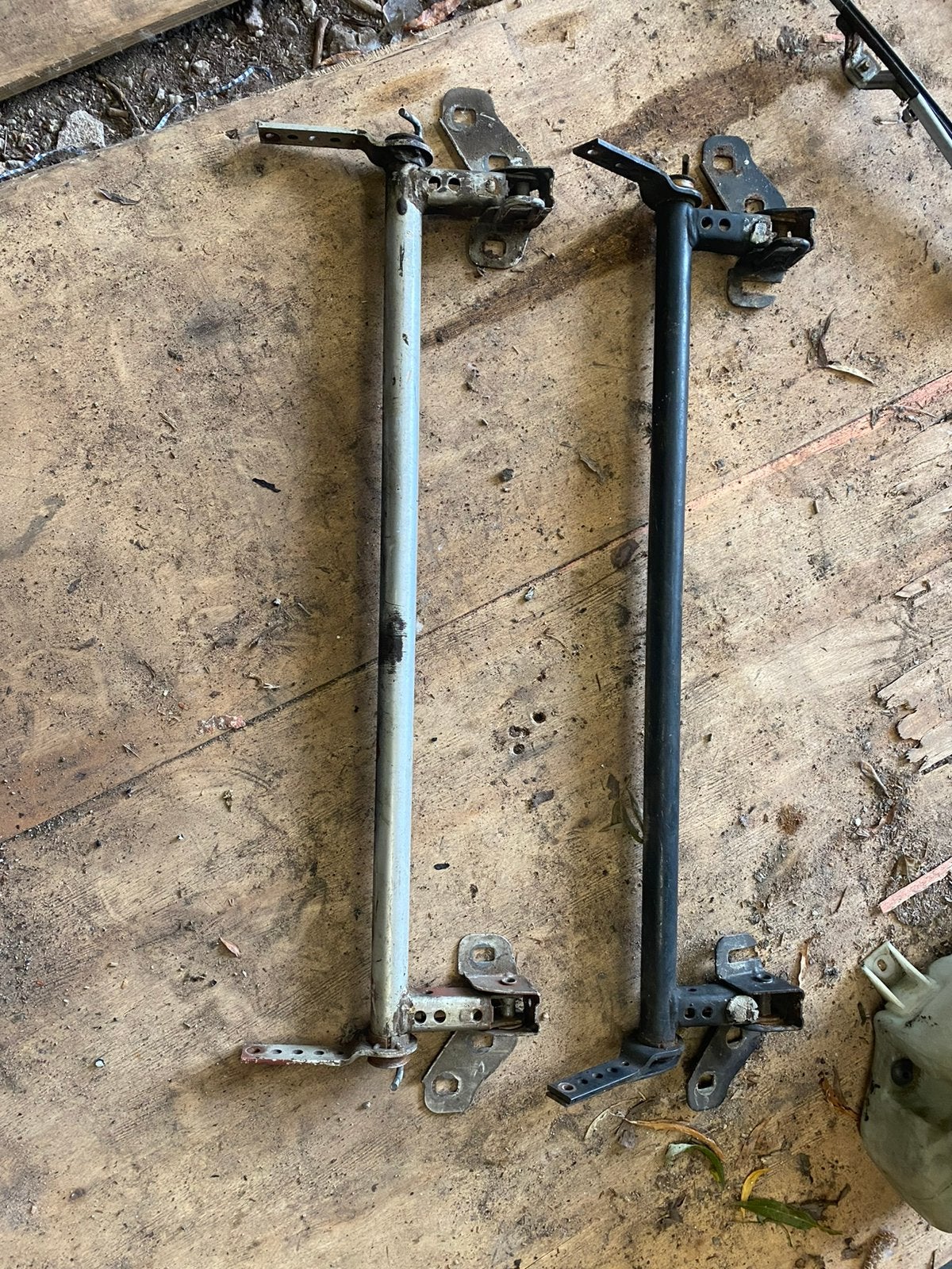 Bmw e30 motorkap schanier 318i 320i 325i, Ophalen of Verzenden