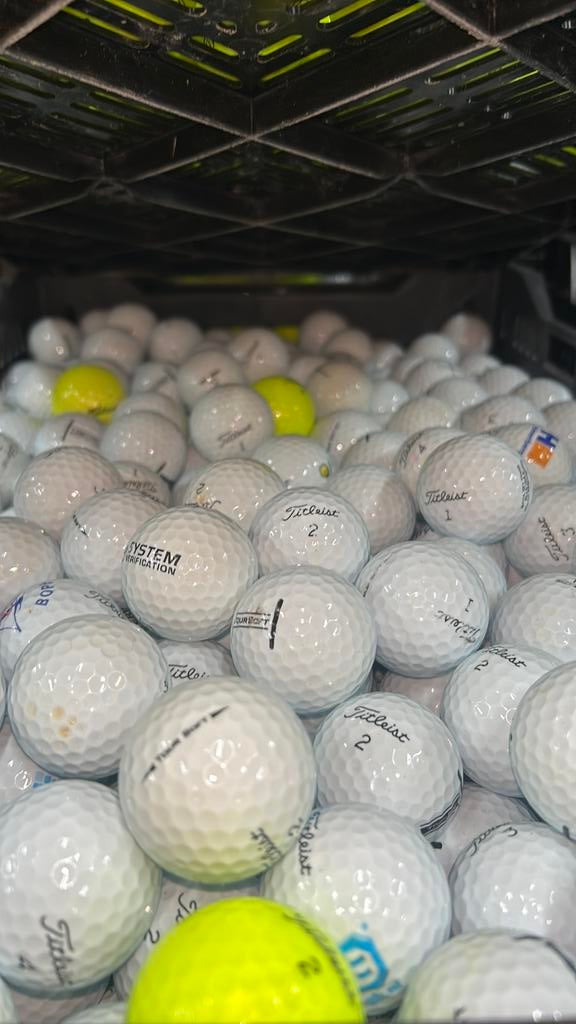 50 Stuks Titleist Tour Soft Golfballen AAAA, Ophalen of Verzenden, Zo goed als nieuw, Bal(len)