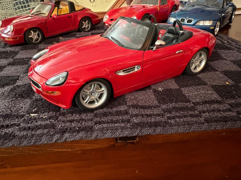 BMW.  Z.  8.            Burago., Ophalen of Verzenden, Zo goed als nieuw, Bburago