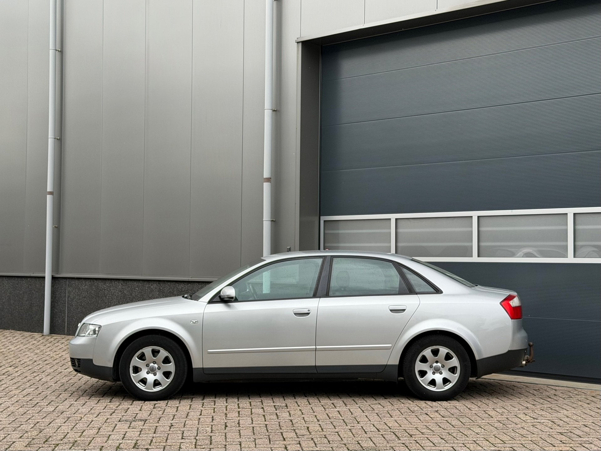 Audi A4 Limousine 2.0 Pro Line bj.2003 Airco|Cc|Trekh|Nap., Stof, Gebruikt, 4 cilinders, 1984 cc