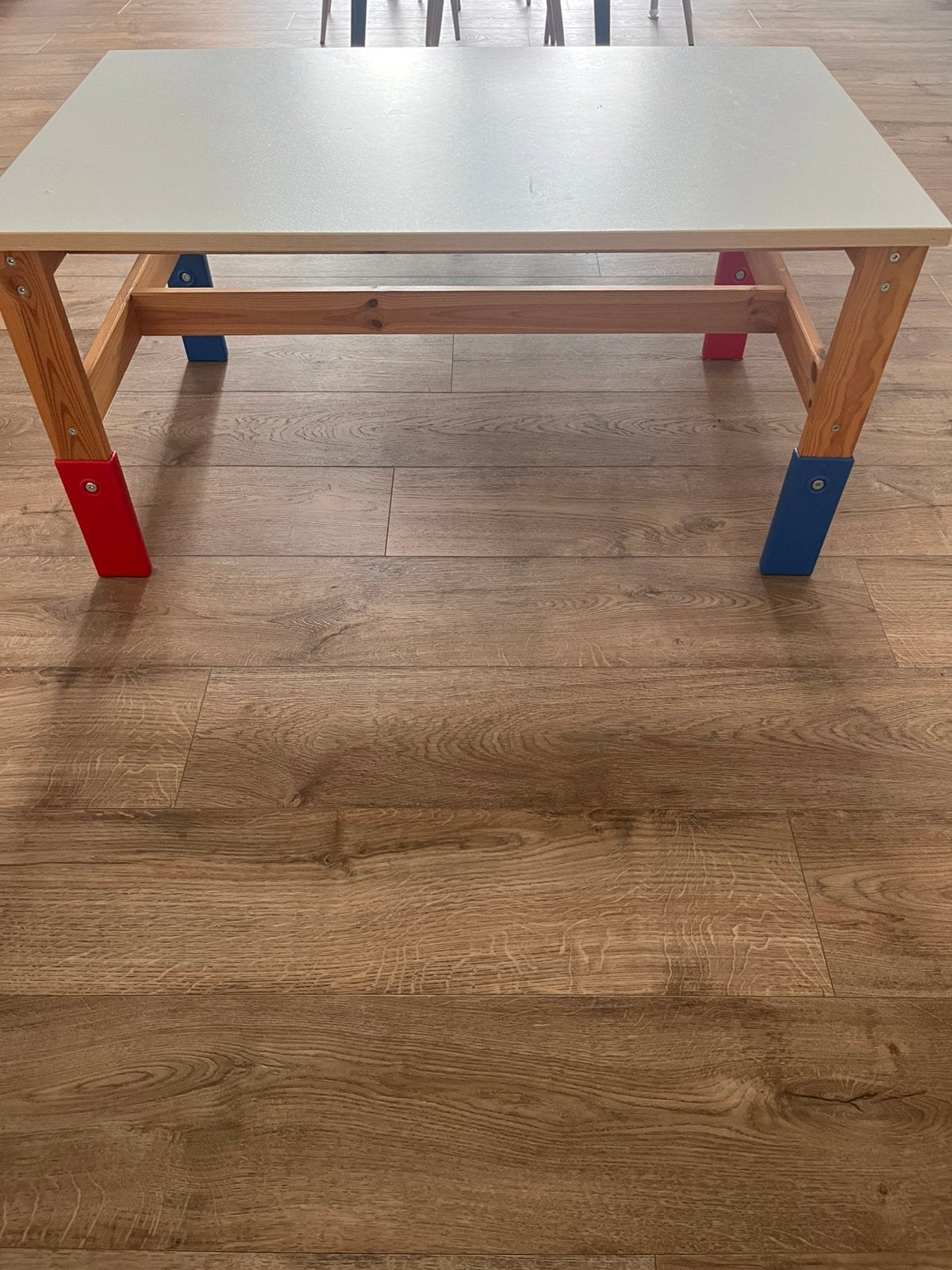 Kinder knutseltafeltje van de Ikea, Kinderen en Baby's, Kinderkamer | Tafels en Stoelen, Ophalen, Gebruikt, Stoel(en)
