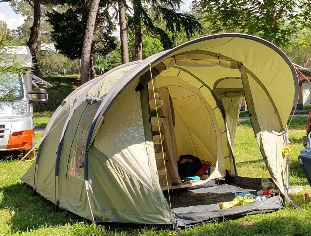 Tent Eurotrail Ottawa, Ophalen, Zo goed als nieuw, Tot en met 4