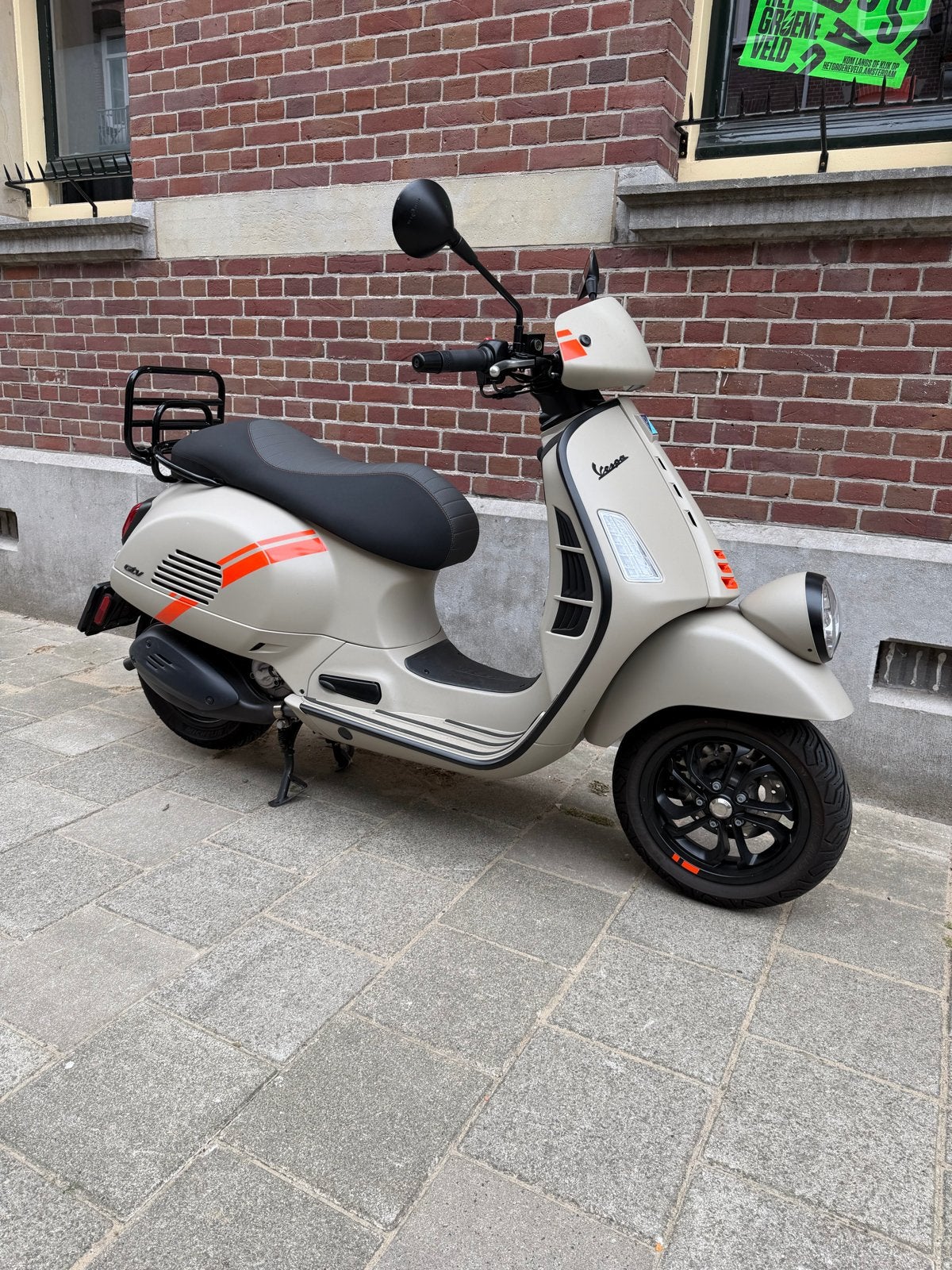 Vespa GTV 300 Beige - Lage kilometerstand, Fietsen en Brommers, Scooters | Vespa, Ophalen, Overige modellen, Maximaal 45 km/u