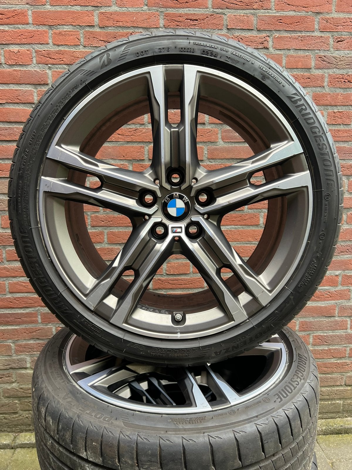 ORIGINEEL BMW 1 SERIE F40 18 INCH LM VELGEN 556M, Auto-onderdelen, Ophalen, 18 inch, Gebruikt, Banden en Velgen