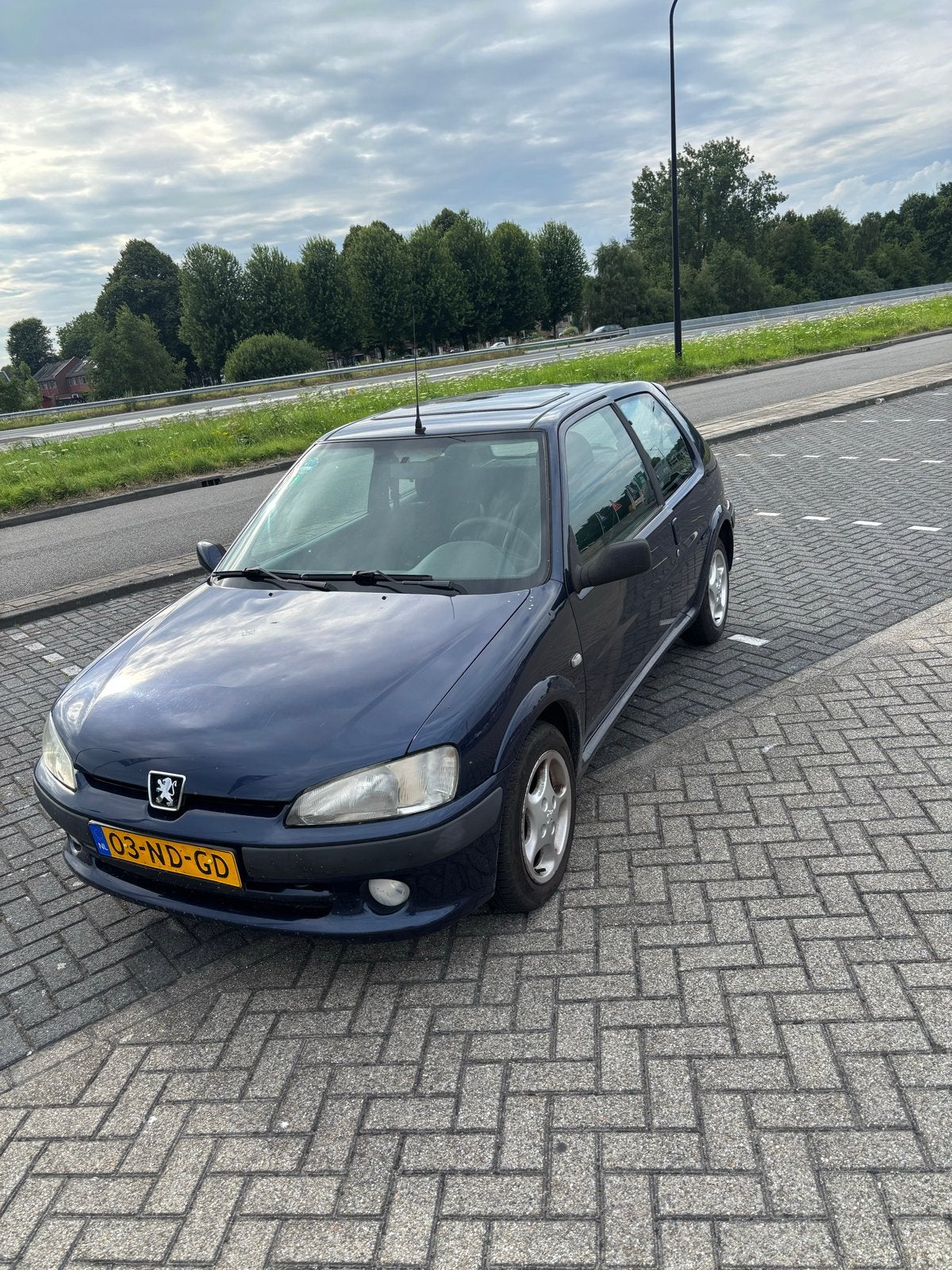 Peugeot 106 1.4 Sport 2003 Blauw, Auto's, Voorwielaandrijving, Stof, Zwart, 4 cilinders