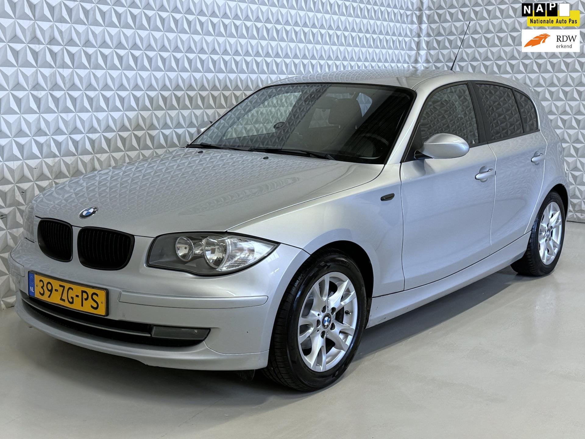 BMW 1-serie 118i Airco Leder 191.000km / HANDEL! (2008), 1-Serie, Achterwielaandrijving, Handgeschakeld, Verwarmde buitenspiegels