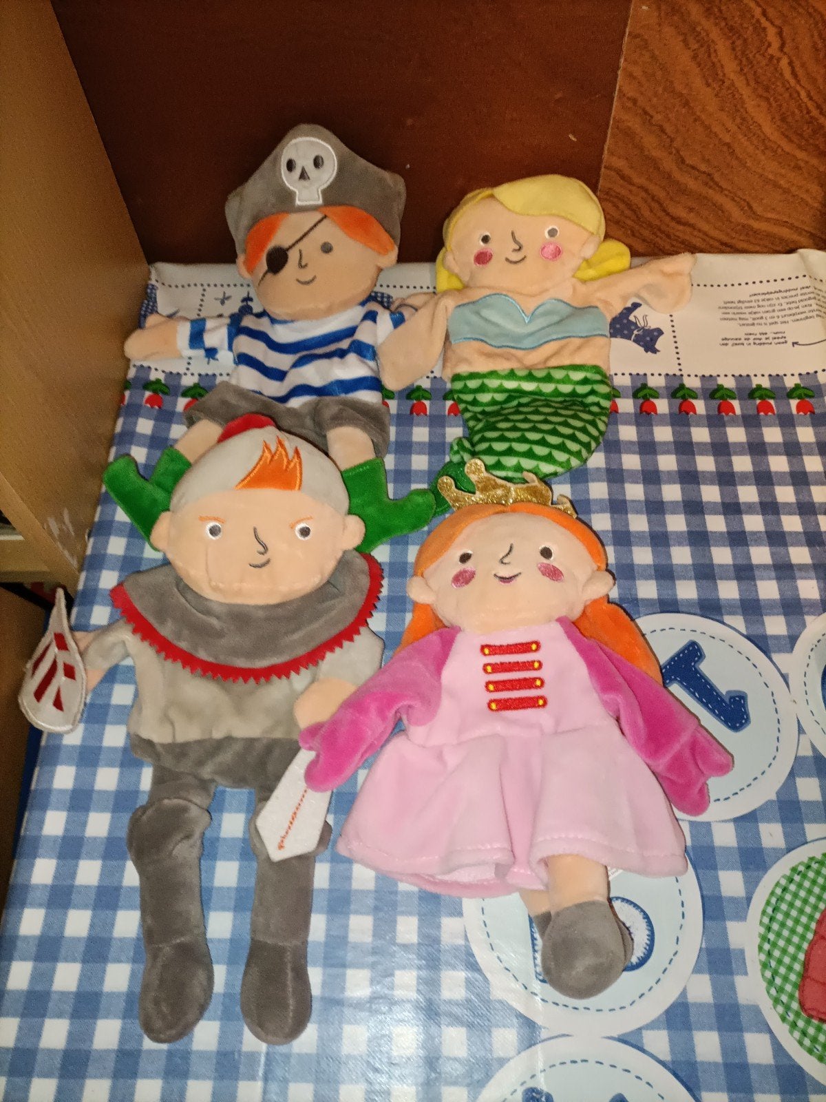 Hema 4 handpoppen Piraat, prinses, ridder, zeemeermin, Ophalen of Verzenden, Zo goed als nieuw, Overige typen