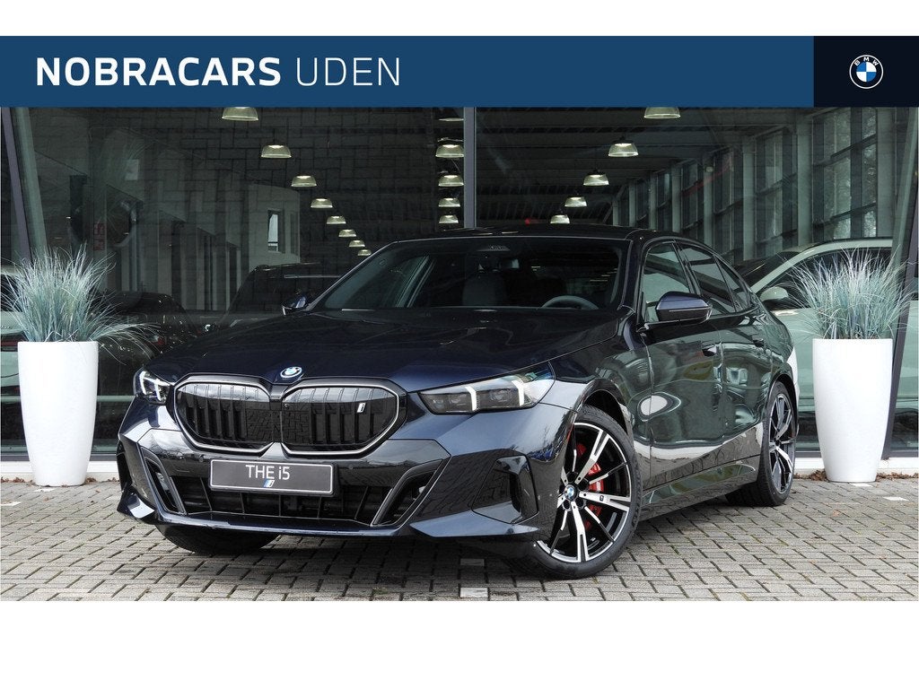 BMW i5 eDrive40 M Sport / Panoramadak / M Sportonderstel / C