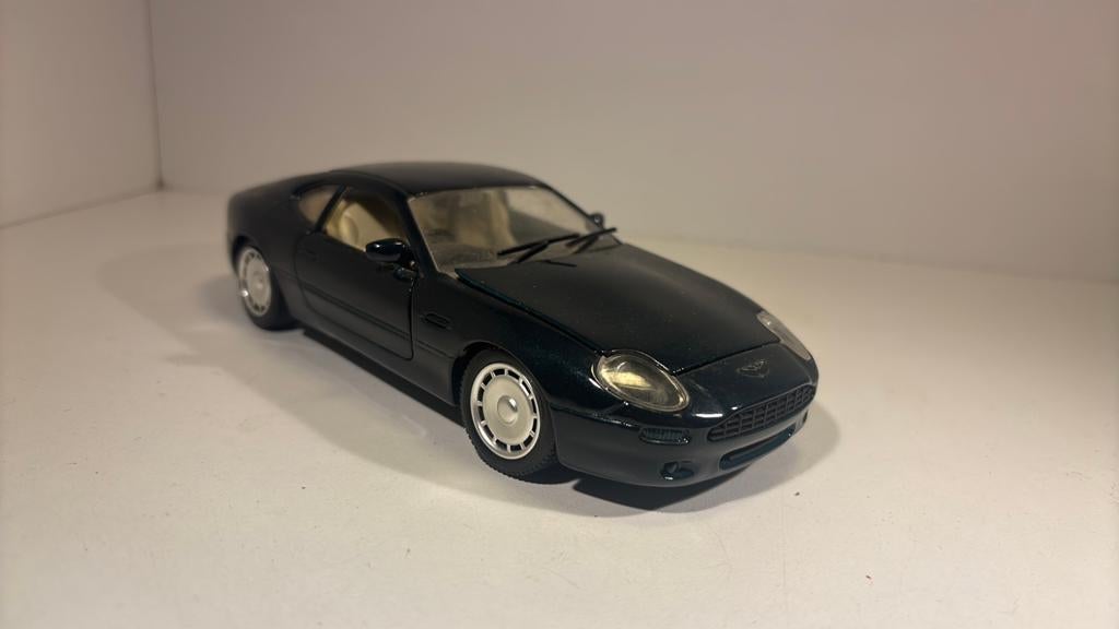 Aston martin db7  guiloy 1.24