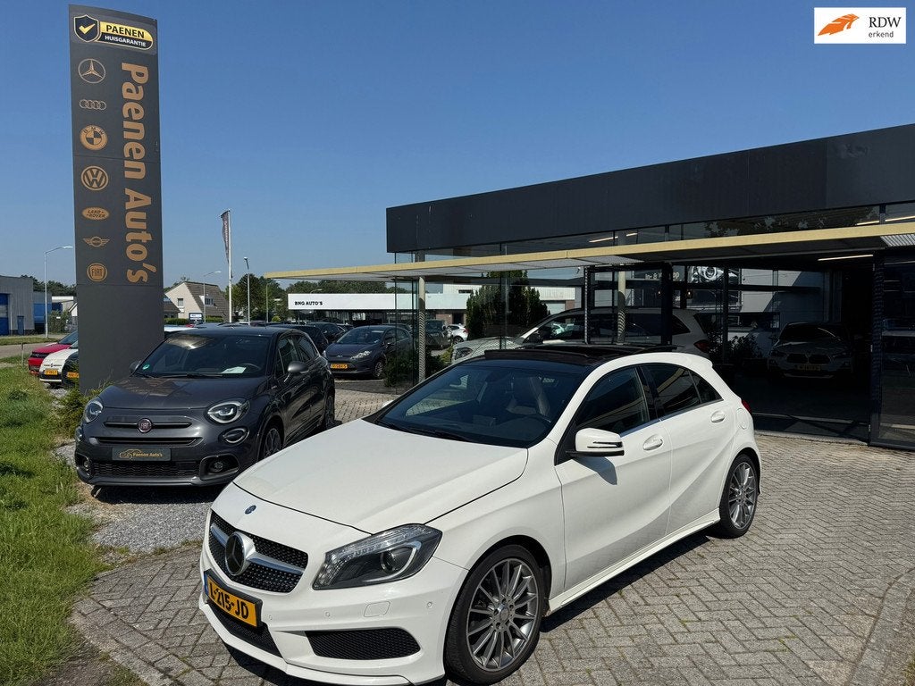 Mercedes-Benz A-klasse 180 AMG|Pano|Sensor|harman/kardon, Auto's, Mercedes-Benz, Gebruikt, 4 cilinders, Alcantara, 1595 cc