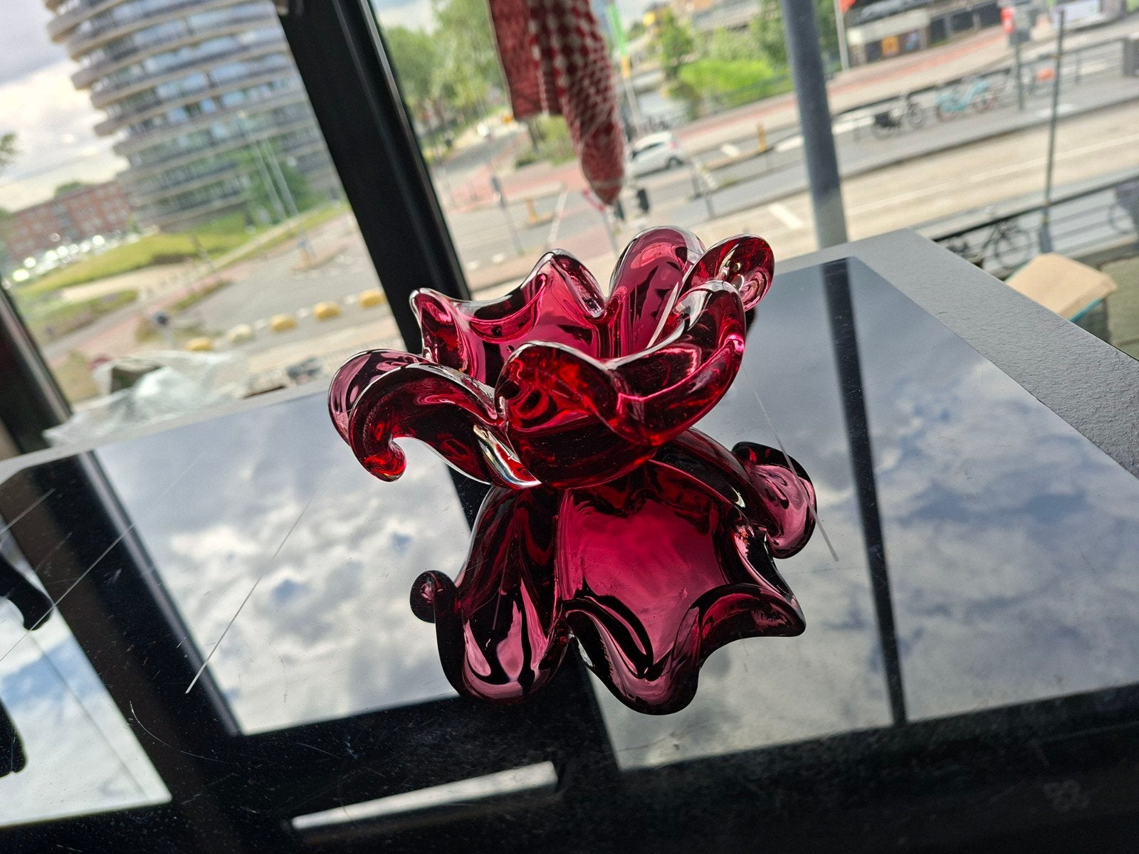 Vintage rode Murano glas schaal, bloemvormig, handgemaakt, Ophalen of Verzenden