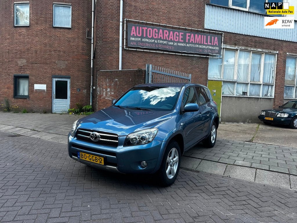Toyota RAV4 2.2 D-CAT Executive, Gebruikt, 4 cilinders, 2000 kg, Bedrijf