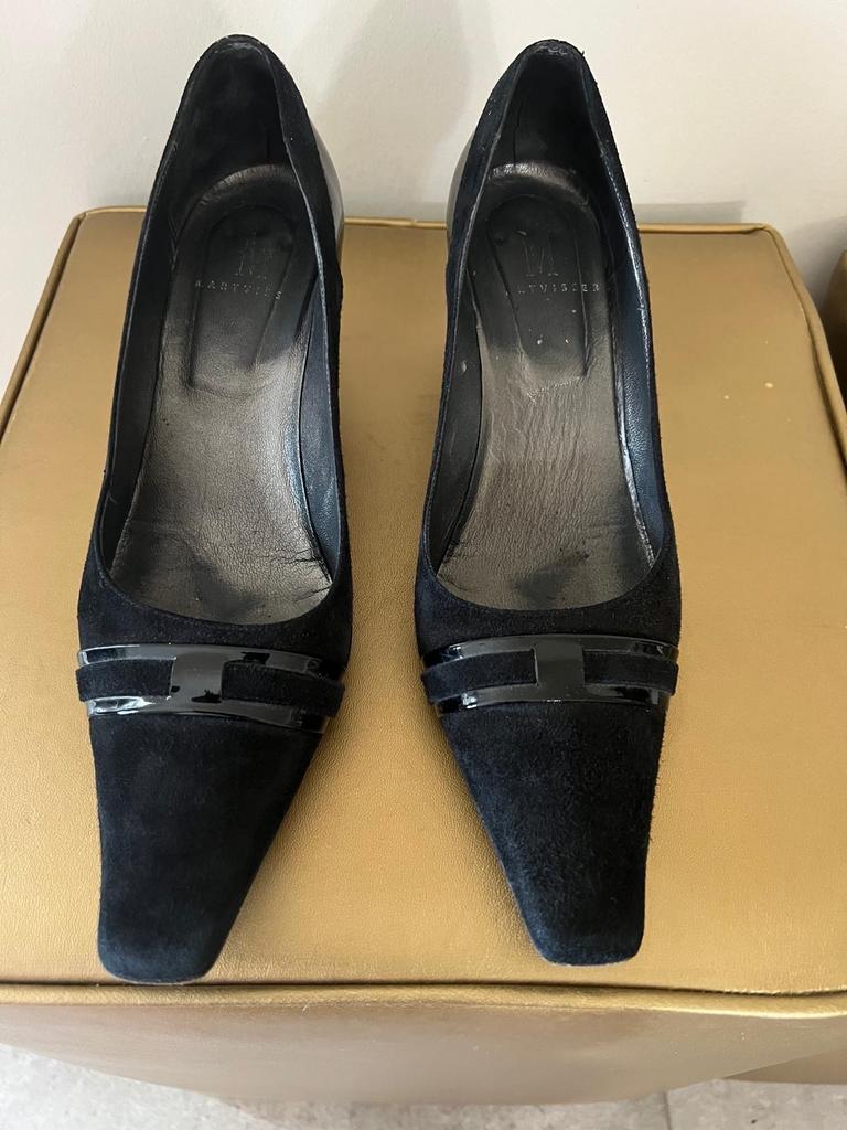 Mart Visser suède pumps met lakleren details, Ophalen of Verzenden, Zo goed als nieuw, Zwart, Pumps