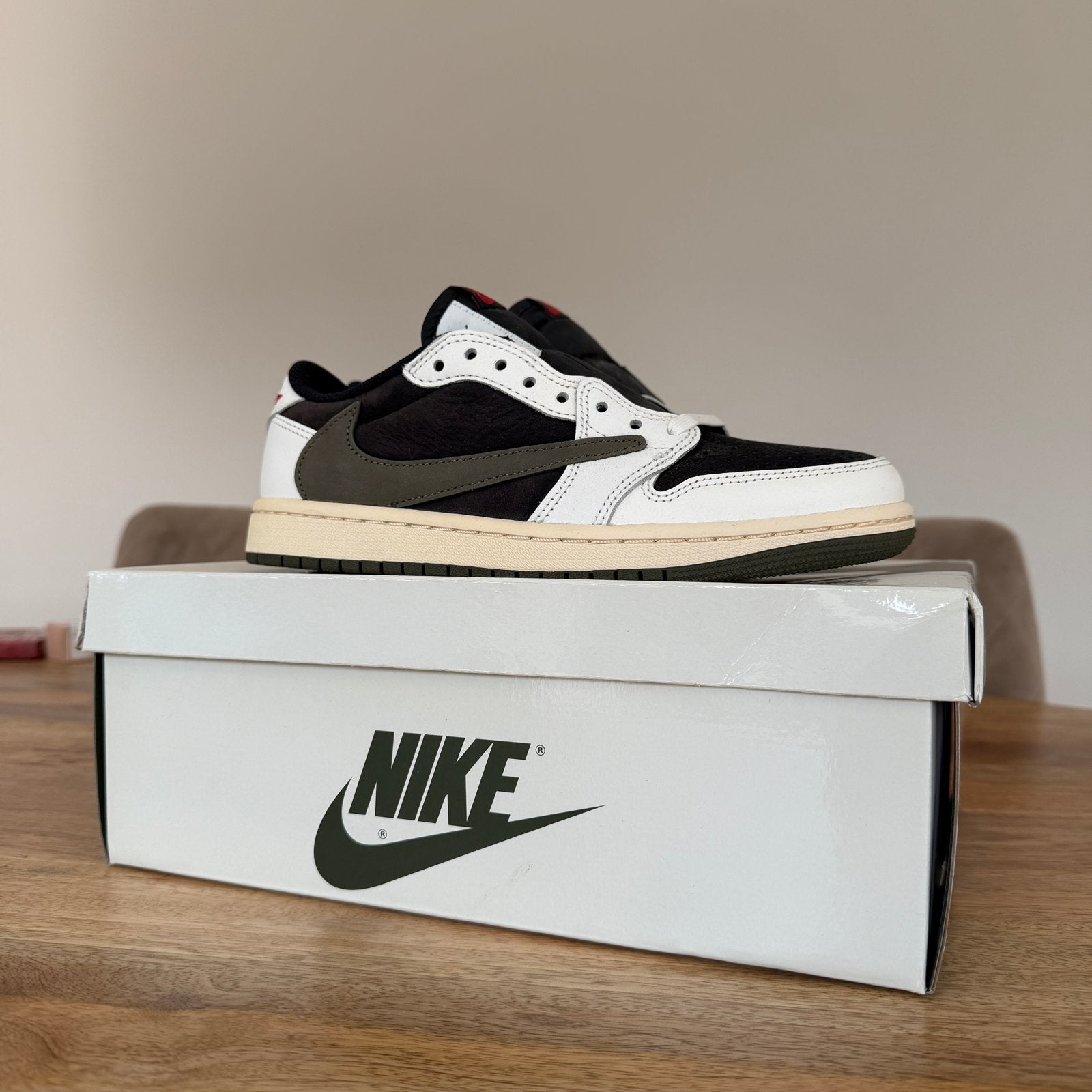 Nike Air Jordan 1 Low OG SP x Travis Scott Olive – EU 38, Kleding | Dames, Schoenen, Zwart, Nieuw, Ophalen of Verzenden, Sneakers of Gympen