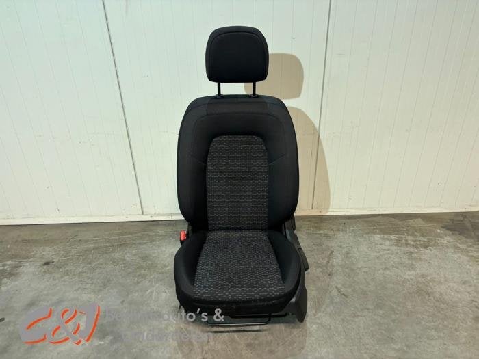 Stoel links van een Mercedes Citan