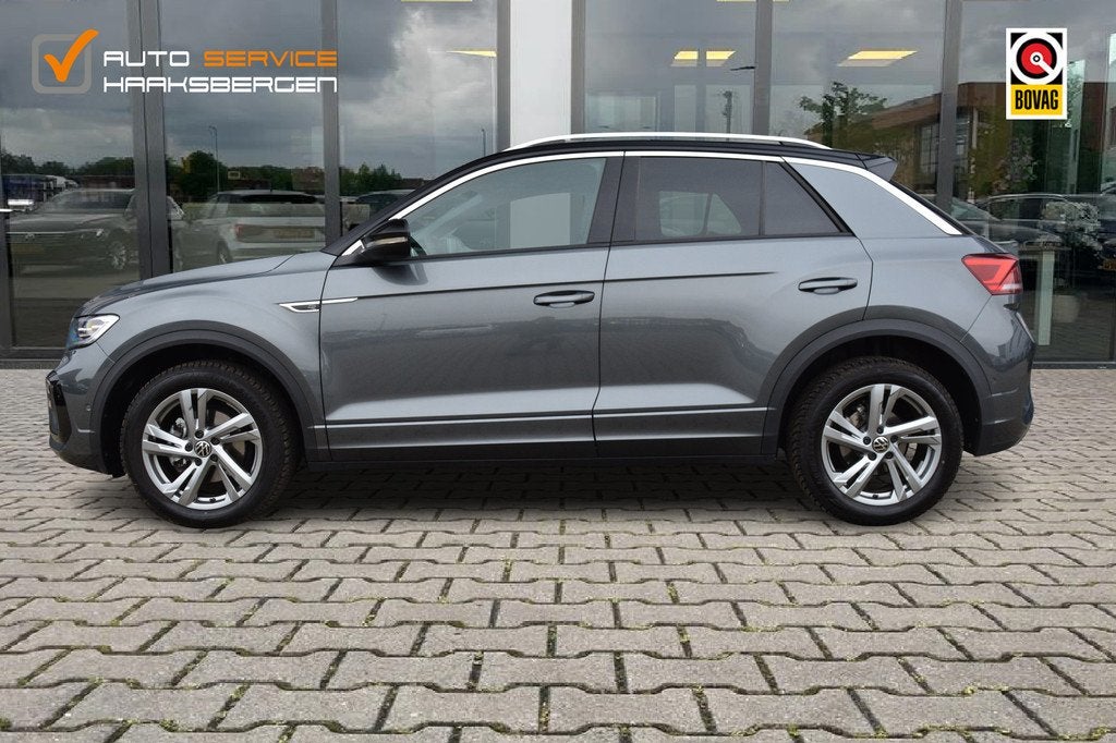 Volkswagen T-Roc 1.5 TSI R-Line | ACC | Camera | Trekhaak |, 1258 kg, Zwart, 4 cilinders, 150 pk