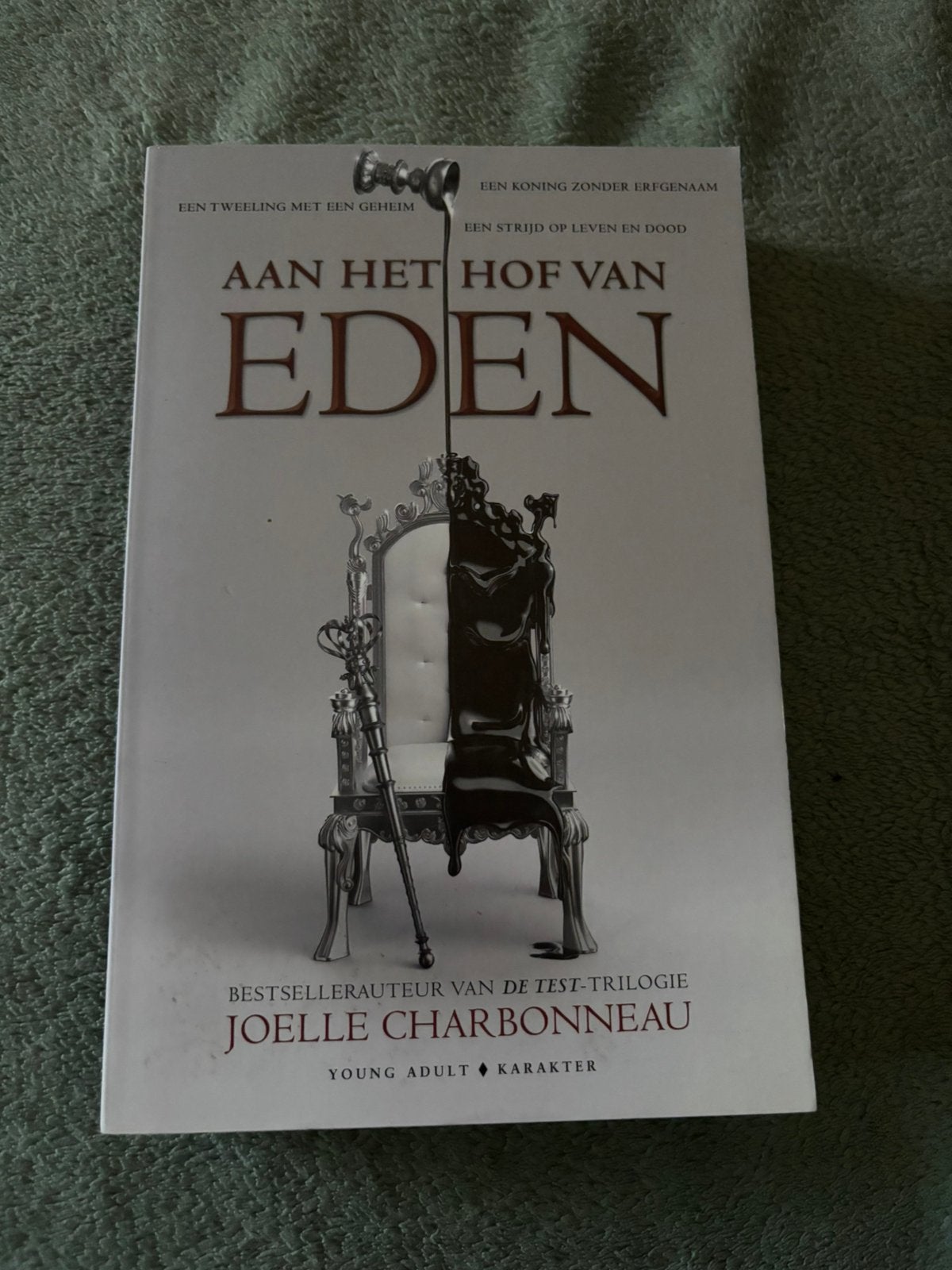 Joelle Charbonneau - Aan het hof van Eden, Ophalen of Verzenden, Zo goed als nieuw, Fictie, Joelle Charbonneau