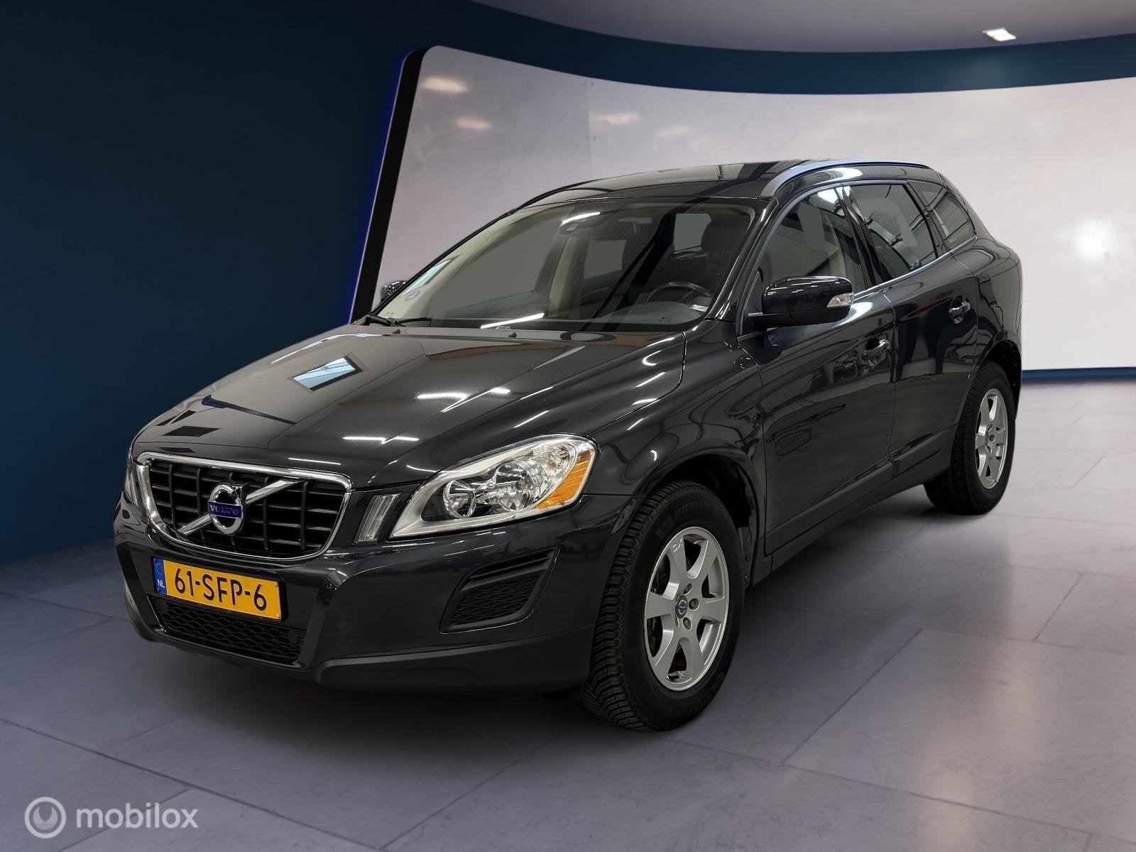 Volvo XC60 2.0 T5 Kinetic ✓Trekh.✓Clima✓Cruise.✓Org, Auto's, Euro 5, 4 cilinders, Origineel Nederlands, Bedrijf