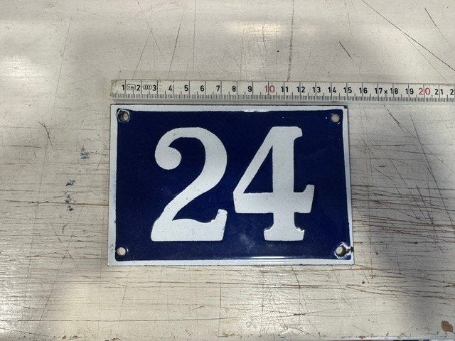 Nieuw emaille huisnummer bordje Nr: 24, Ophalen of Verzenden, Nieuw