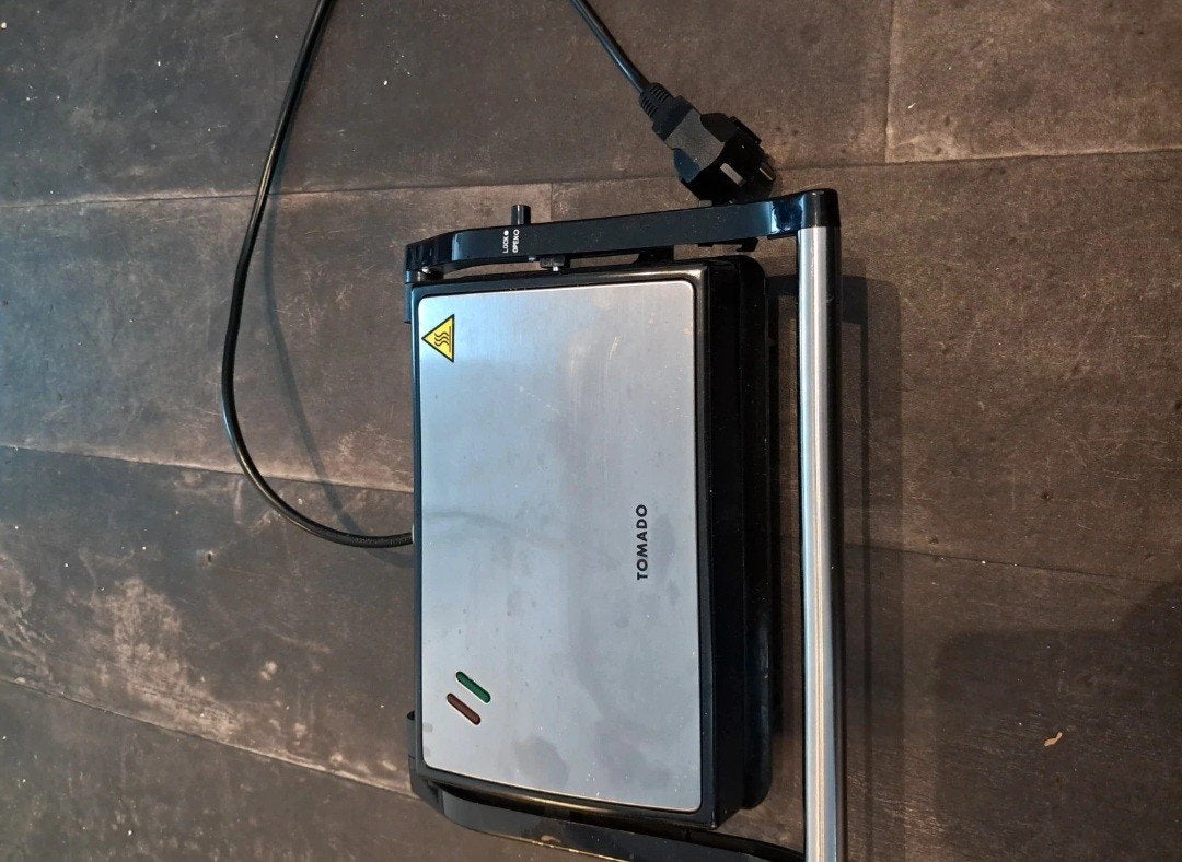 Tomado Tafelgrill/Contactgrill - Compact en Handig, Witgoed en Apparatuur, Grillplaten, Gebruikt, Tafelgrill, Ophalen of Verzenden