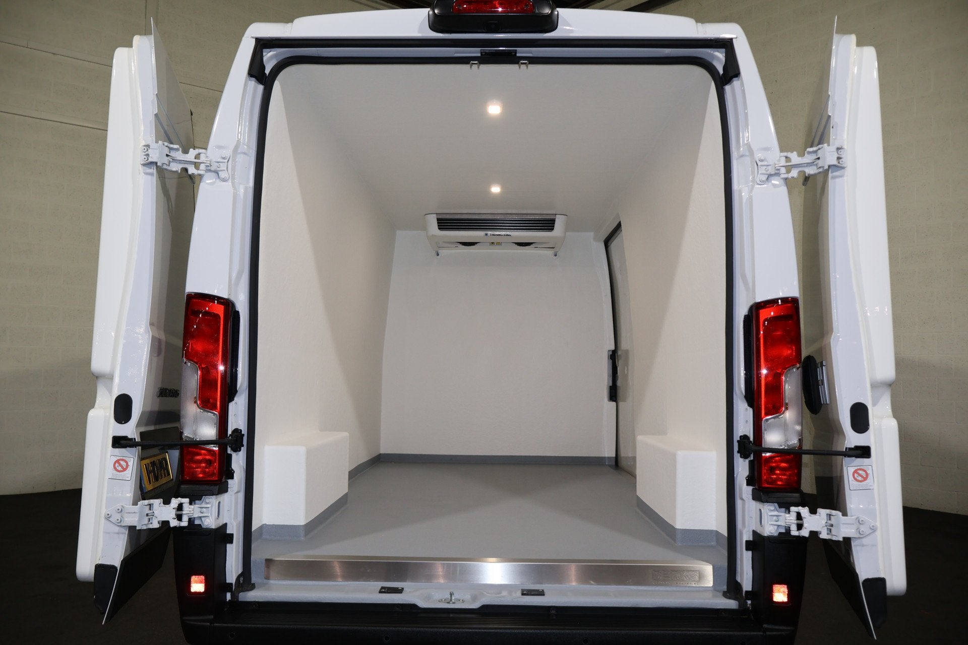 Fiat Ducato 2.2 MultiJet L3 H2 Automaat Koelwagen V300 Dag e, Auto's, Stof, Gebruikt, 4 cilinders, 2500 kg