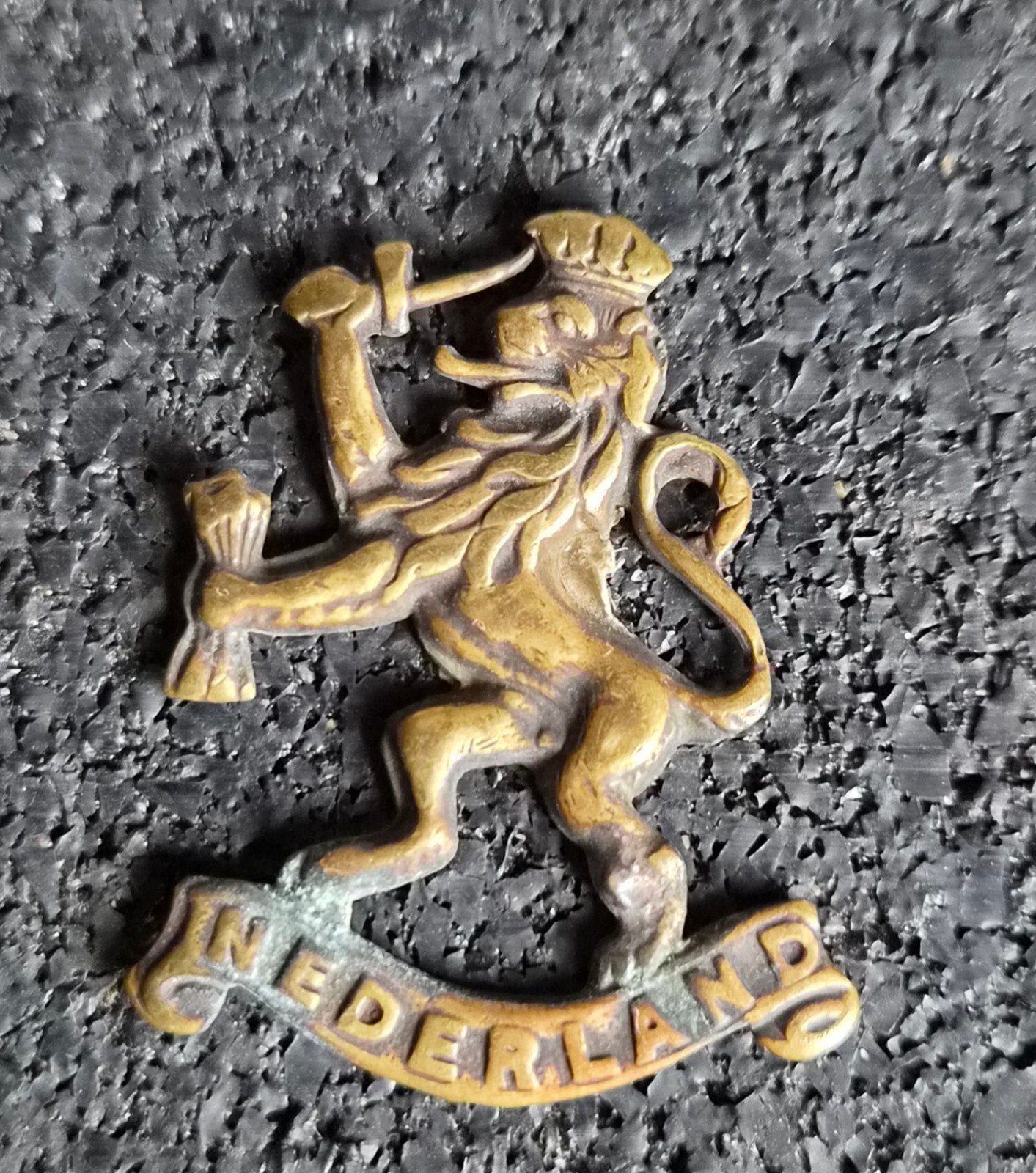 Baret embleem de Nederlandse

Leeuw

Verzendingkosten koper, Ophalen of Verzenden