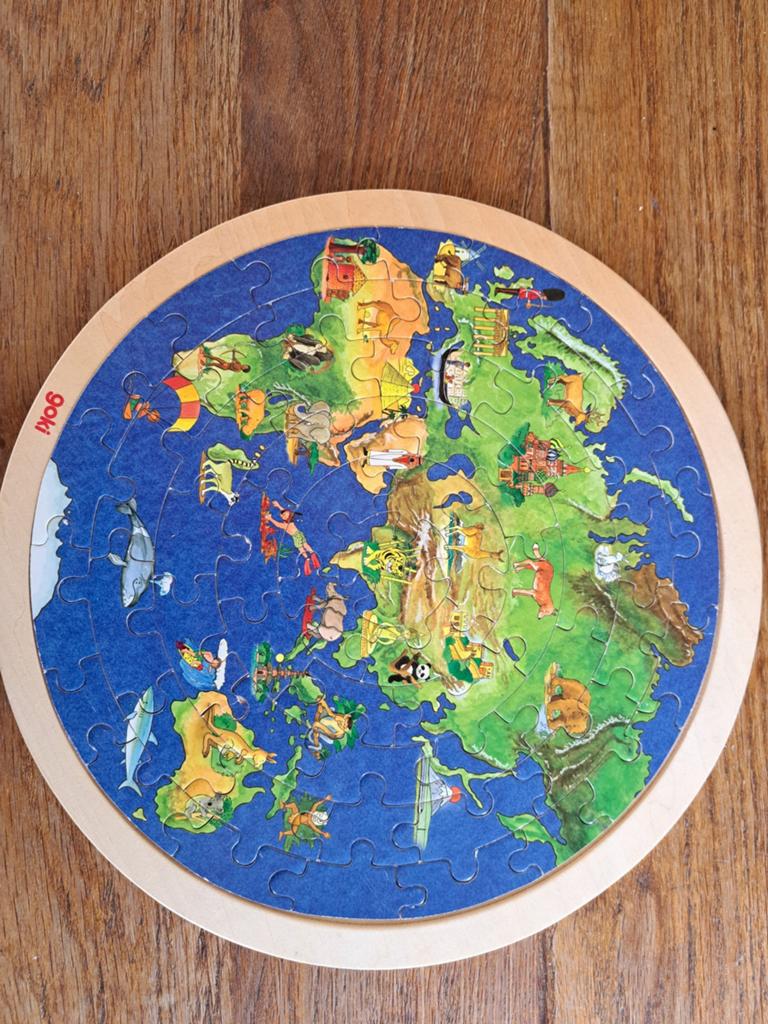Goki houten wereldpuzzel, Ophalen of Verzenden, 10 tot 50 stukjes