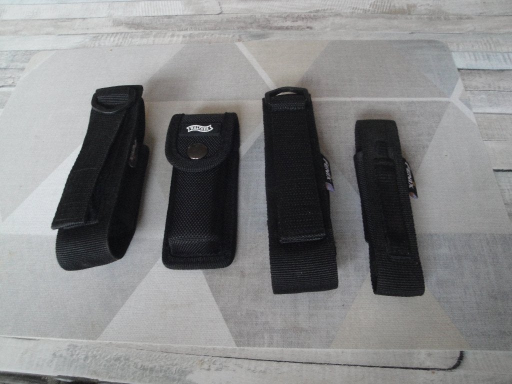 Zwarte Hoesjes voor zaklamp of zakmes. Nieuw!, Ophalen of Verzenden, Nieuw, Batterij