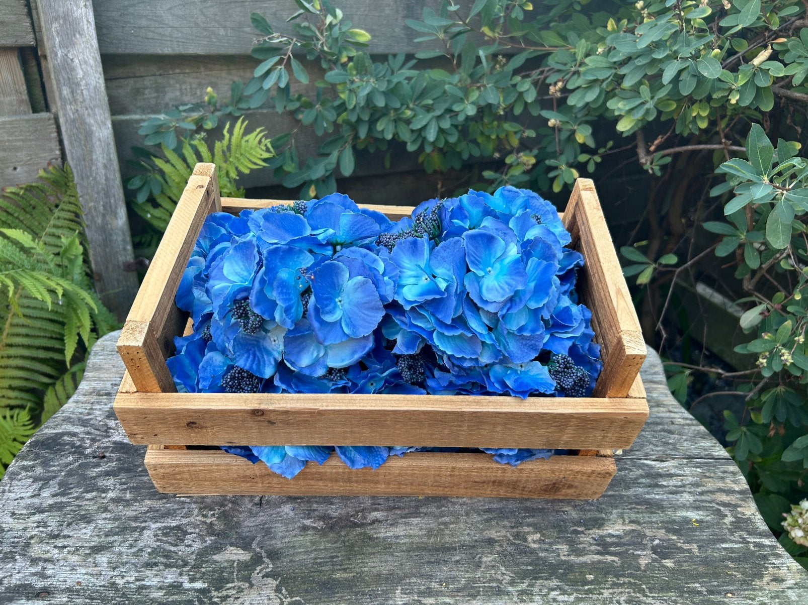 Partij kunstbloemen nieuw 14 stuks € 17,50 decoratie, Binnen, 3811JM, Rode Beagle kunstbloemen, Kunstbloem