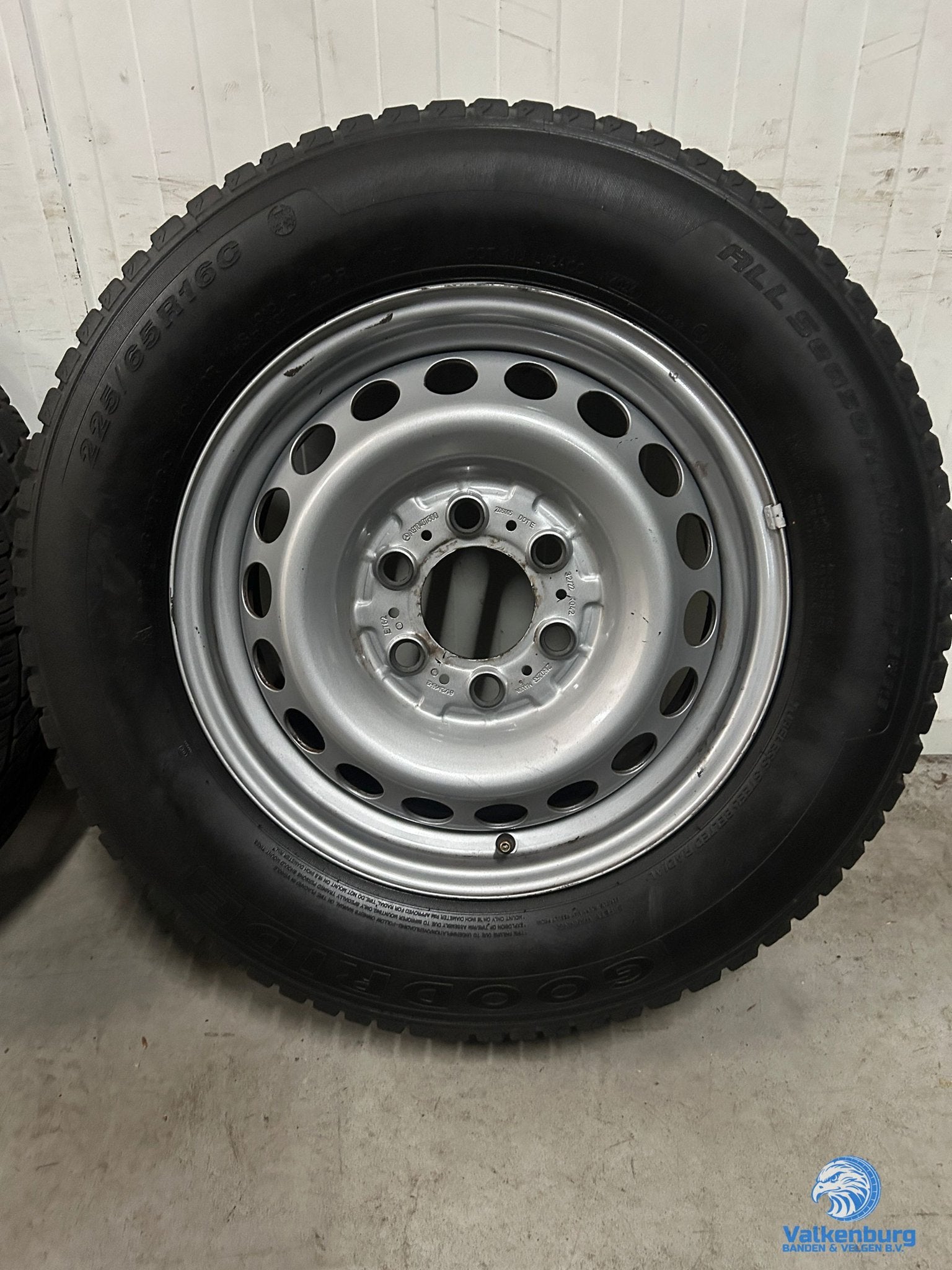 8mm! Originele Mercedes Sprinter B907 B910 16 inch stalen ve, -, Banden en Velgen, Ophalen of Verzenden, All Season