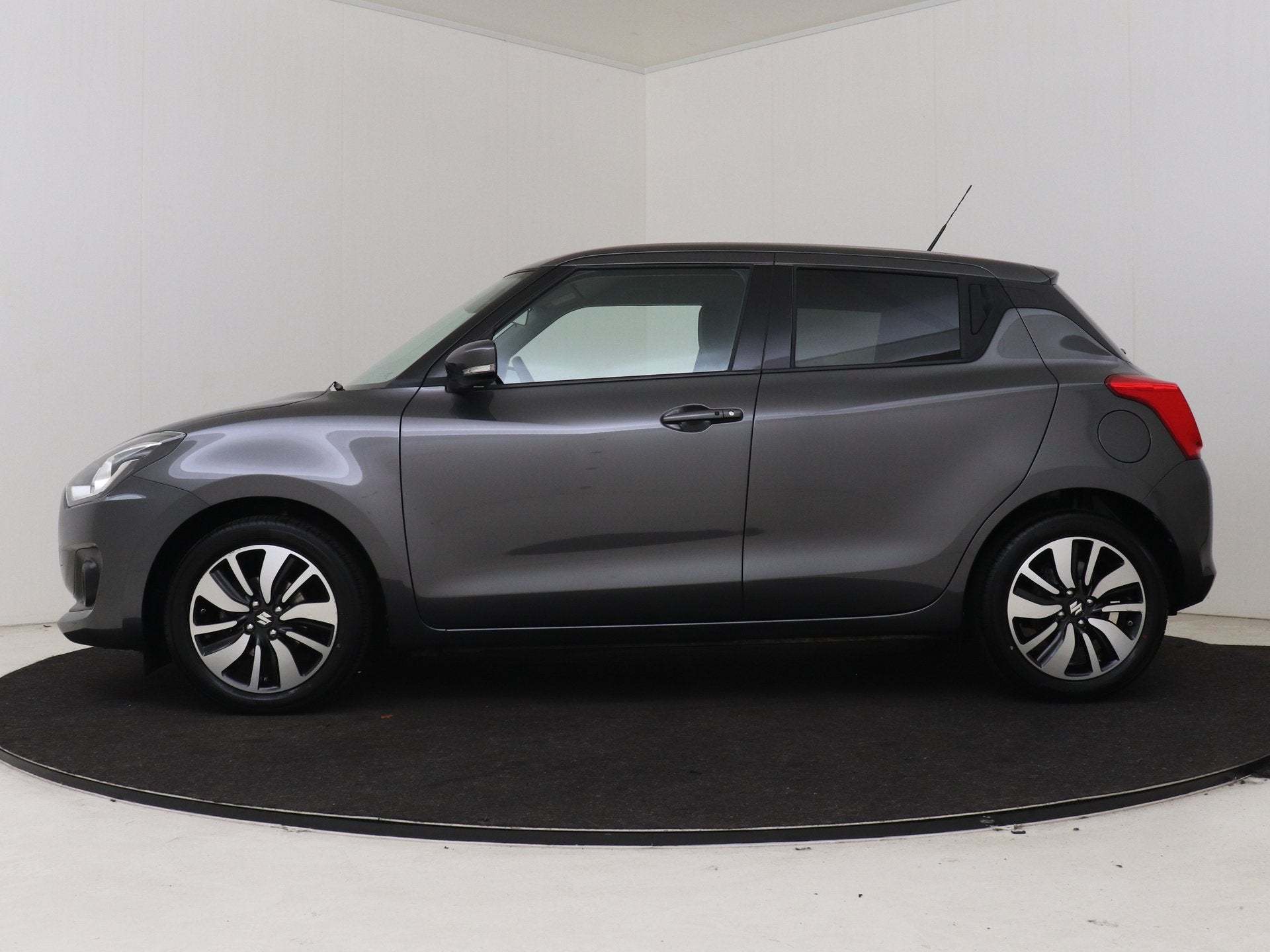 Suzuki Swift 1.2 Stijl Smart Hybrid (bj 2018), Auto's, Voorwielaandrijving, Stof, Gebruikt, 4 cilinders