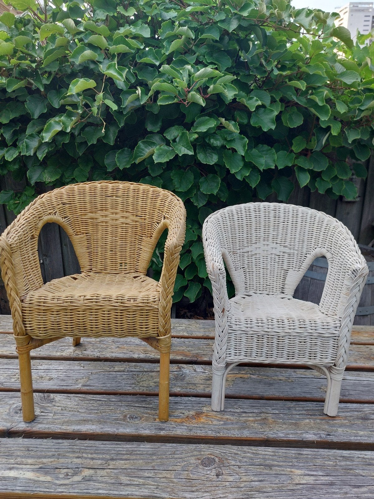 Twee vintage rotan peuter/kleuter stoeltjes, Kinderen en Baby's, Kinderkamer | Tafels en Stoelen, Ophalen, Gebruikt, Stoel(en)