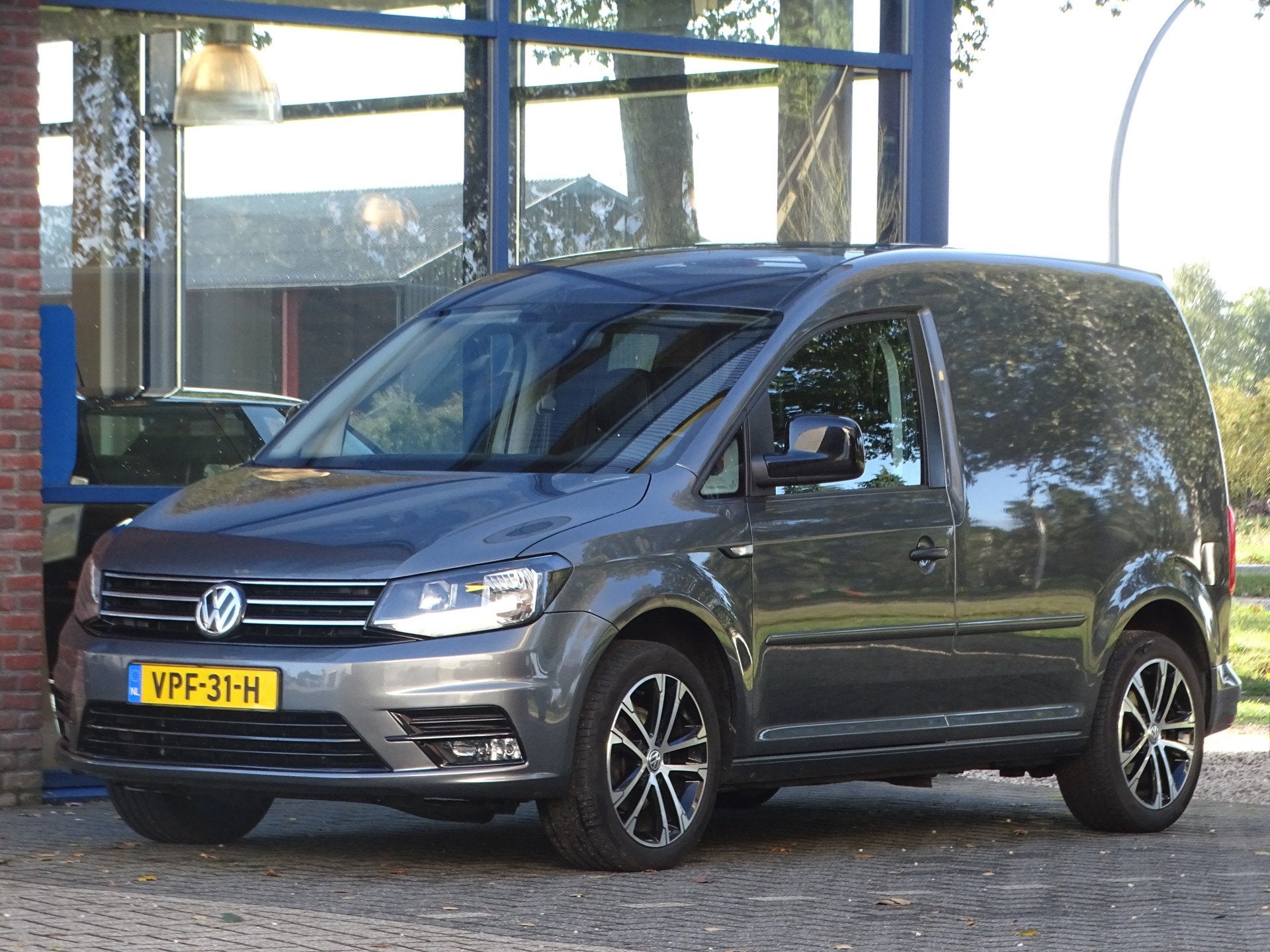 Volkswagen Caddy 1.4 TSI L1H1 BMT Highline LPG G3 VOL LEER 1, Dealer onderhouden, 4 cilinders, Volkswagen, Leder