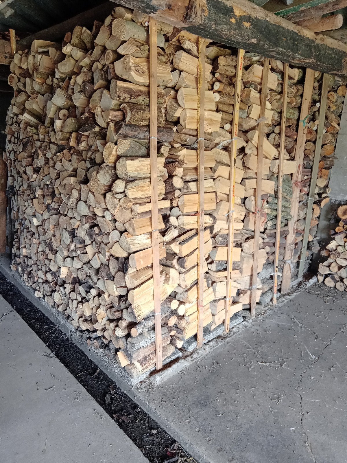 Gekloofd, gedroogd open haard hout 13m3, 6 m³ of meer, Ophalen, Essenhout, Blokken