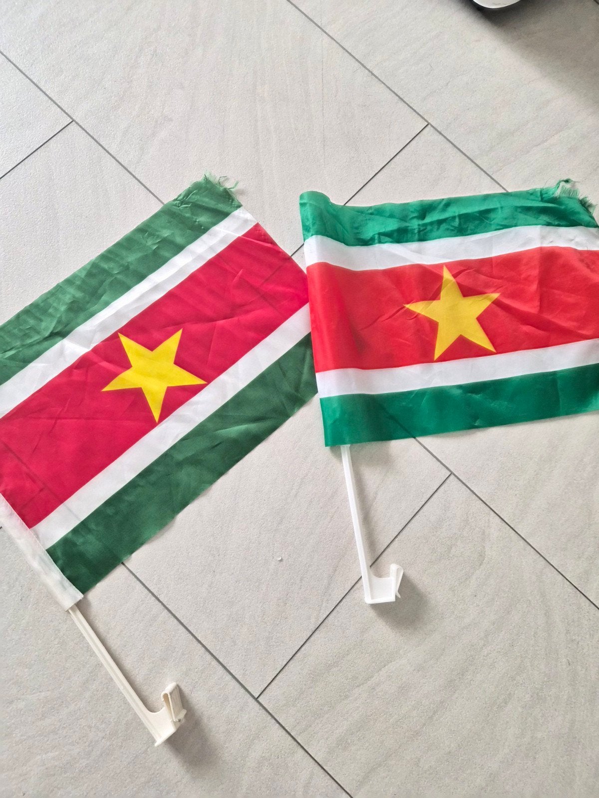 2 kleine Surinaamse vlaggen, Diversen, Ophalen of Verzenden