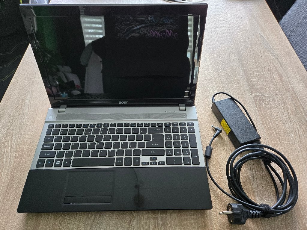 Gebruikte Acer Aspire V3-571G Laptop met Windows 10, Ophalen, Met videokaart, 2 tot 3 Ghz, 8 GB