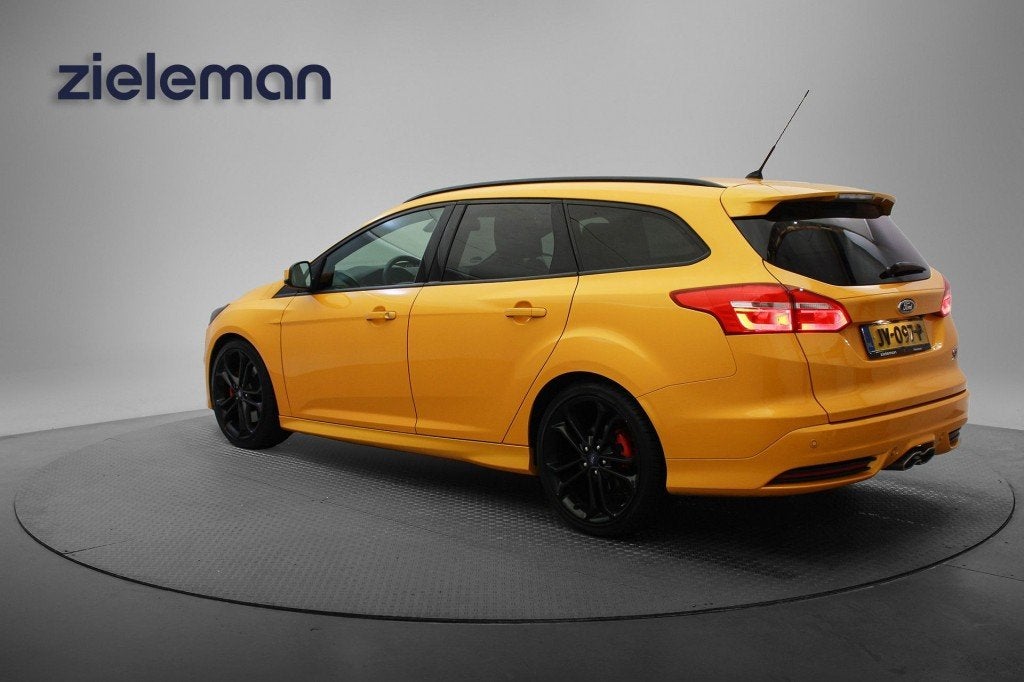 Ford FOCUS Wagon 2.0 TDCI ST Automaat 185 PK - Camera, Sport, Auto's, Ford, Gebruikt, Leder, Diesel, 22 km/l
