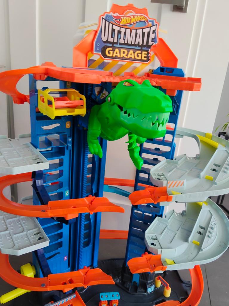 Dino hotweels garage, Ophalen, Zo goed als nieuw