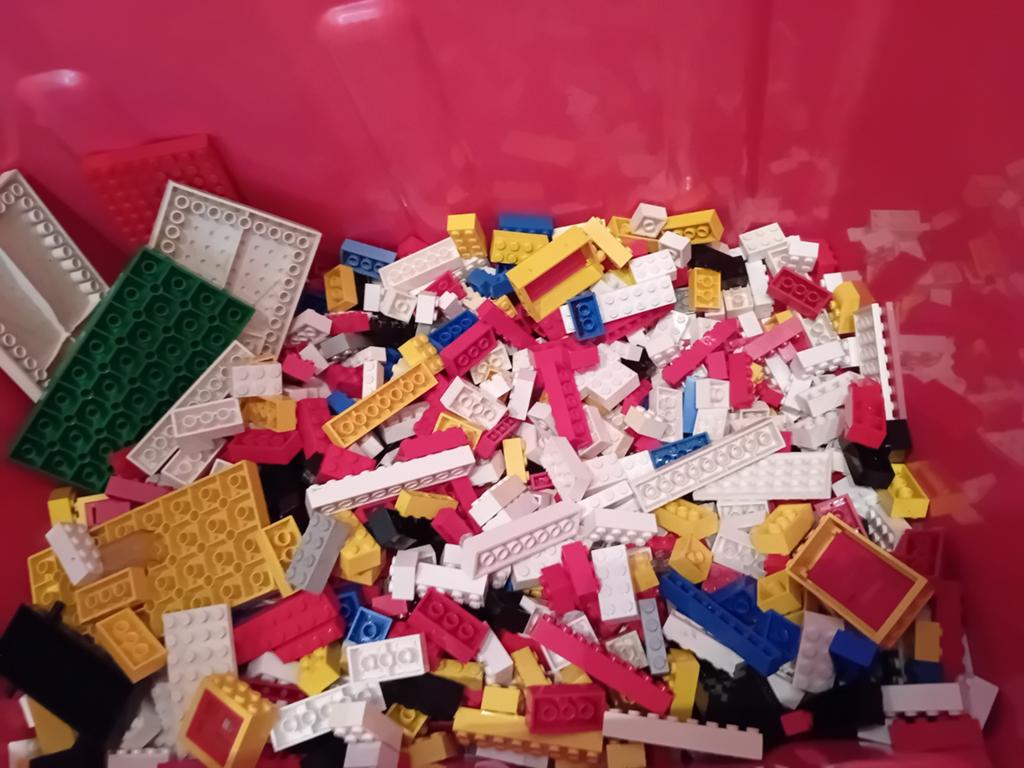 Kist met diverse Lego bouwblokken inclusief schatkist, Ophalen, Gebruikt, Lego, Losse stenen