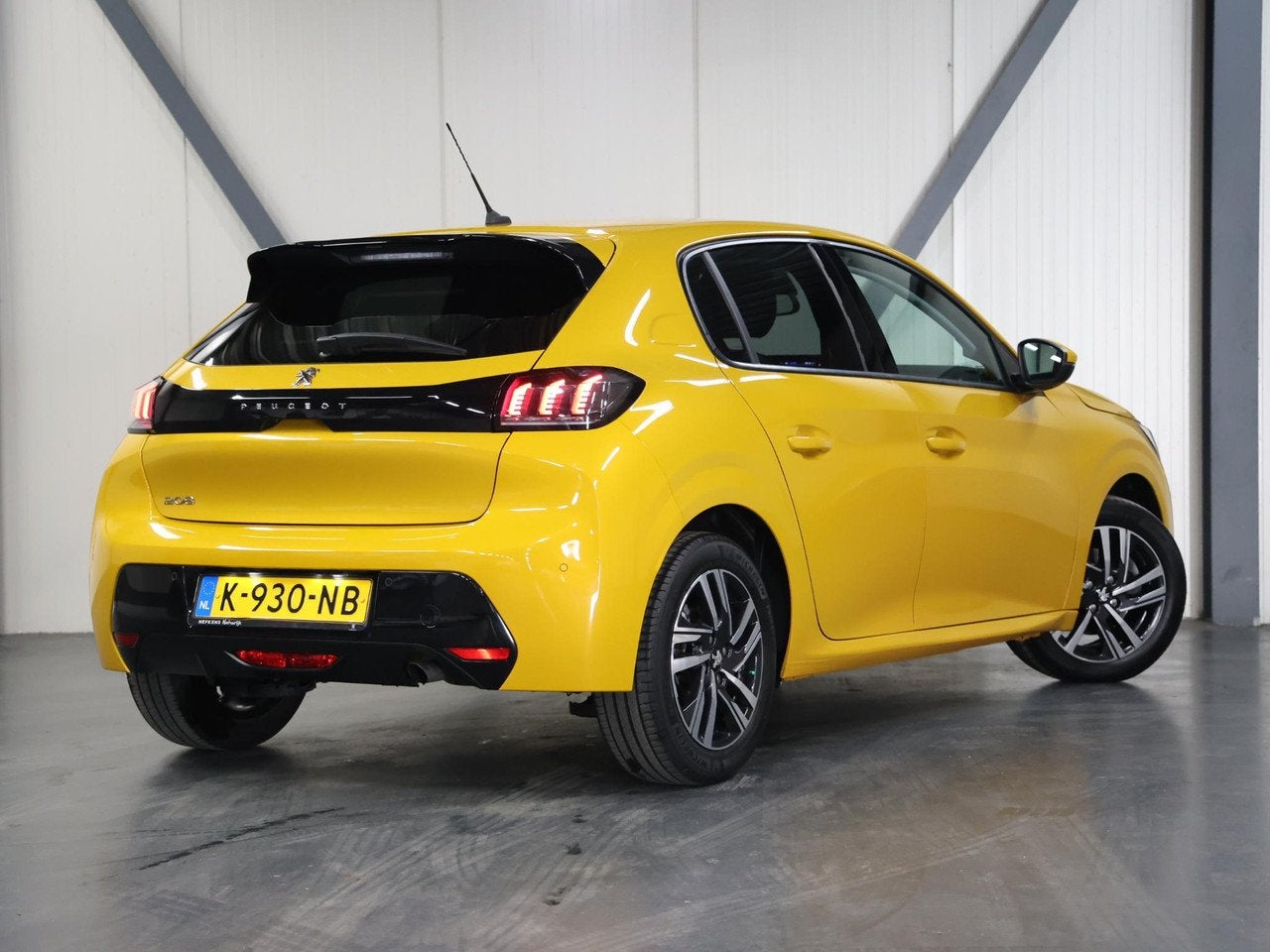Foto 3 van Peugeot 208 Allure 100pk Automaat | 1ste eigenaar | AppleCar