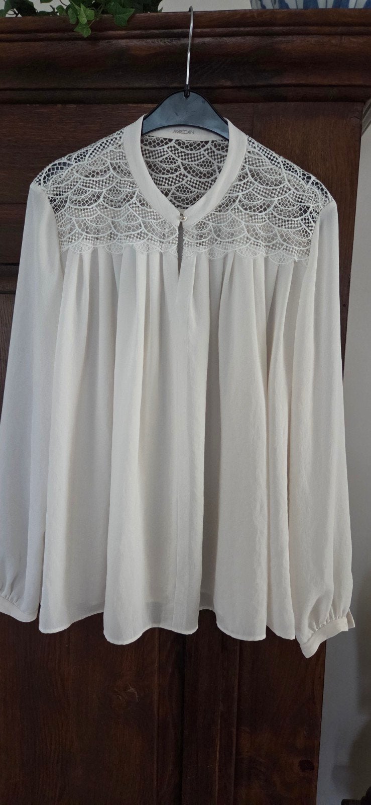 Marc Cain Blouse N6 met Kant - Crème/Ecru, Marc Cain, Ophalen of Verzenden, Nieuw, Overige kleuren