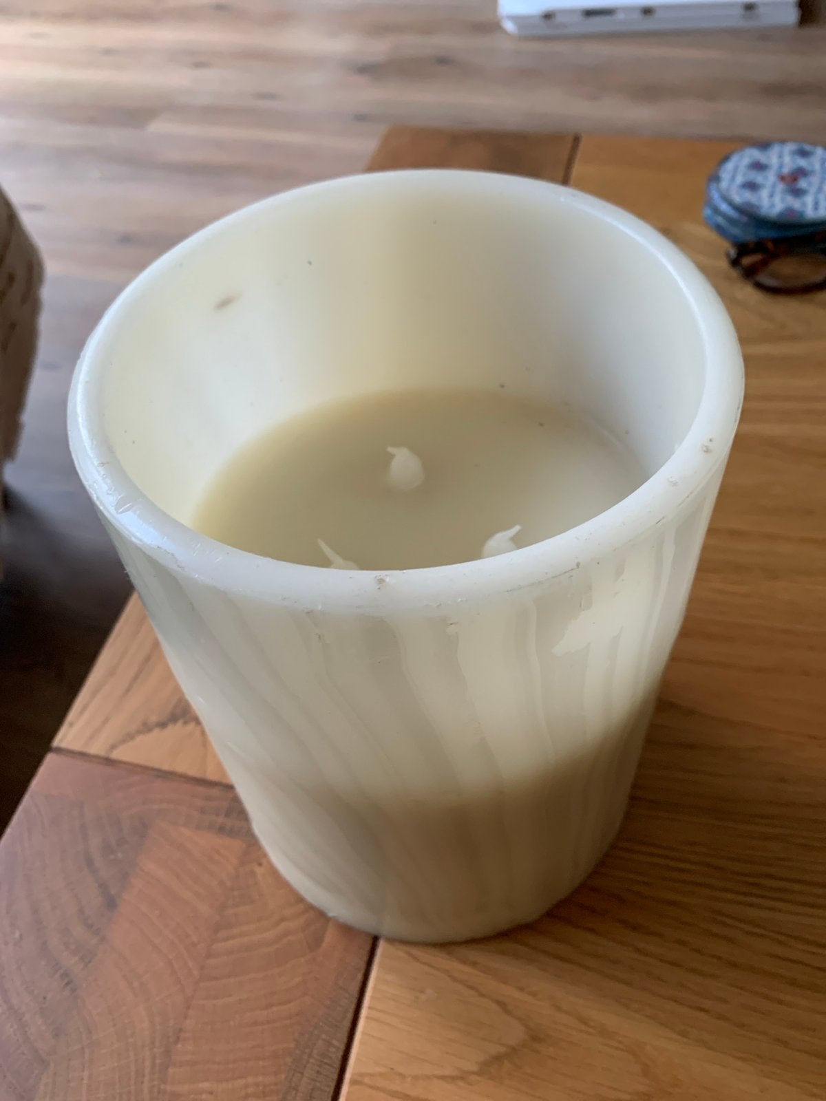 Grote witte kaars met drie pitten, Gebruikt, Wit, Was, Ophalen of Verzenden