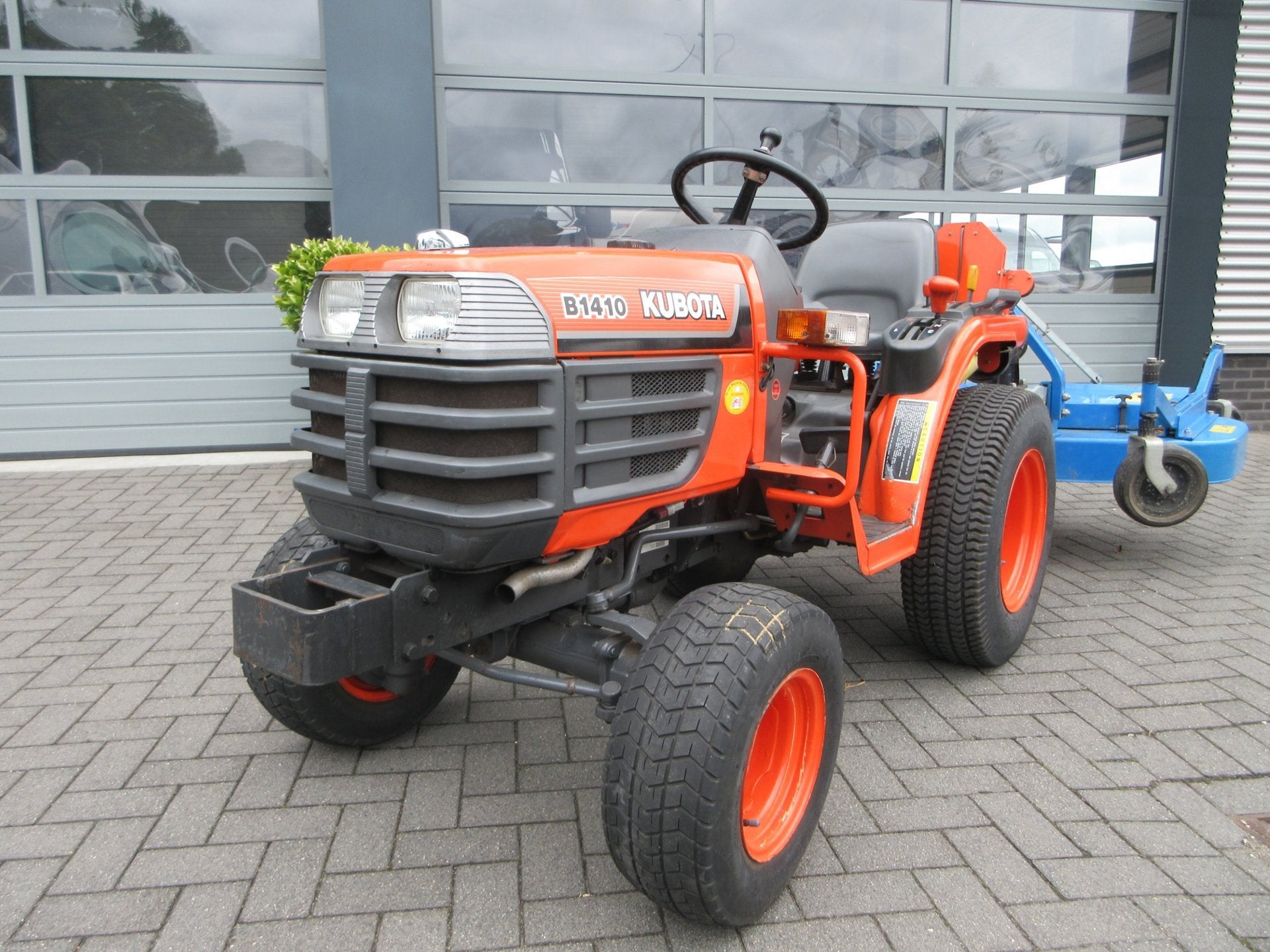 Kubota B1410 trekker Met maaier in nette staat, Gebruikt, Overige carrosserieën, 13 pk, Overige brandstoffen