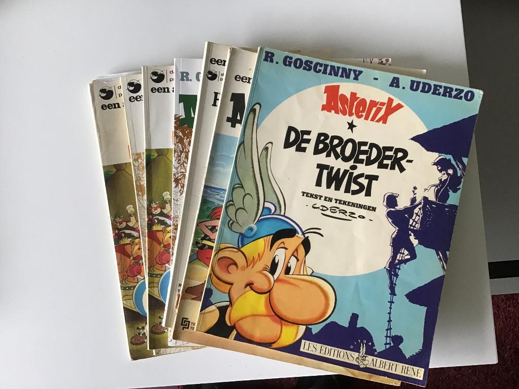 astrix 5x, Meerdere stripboeken, Ophalen of Verzenden, Gelezen