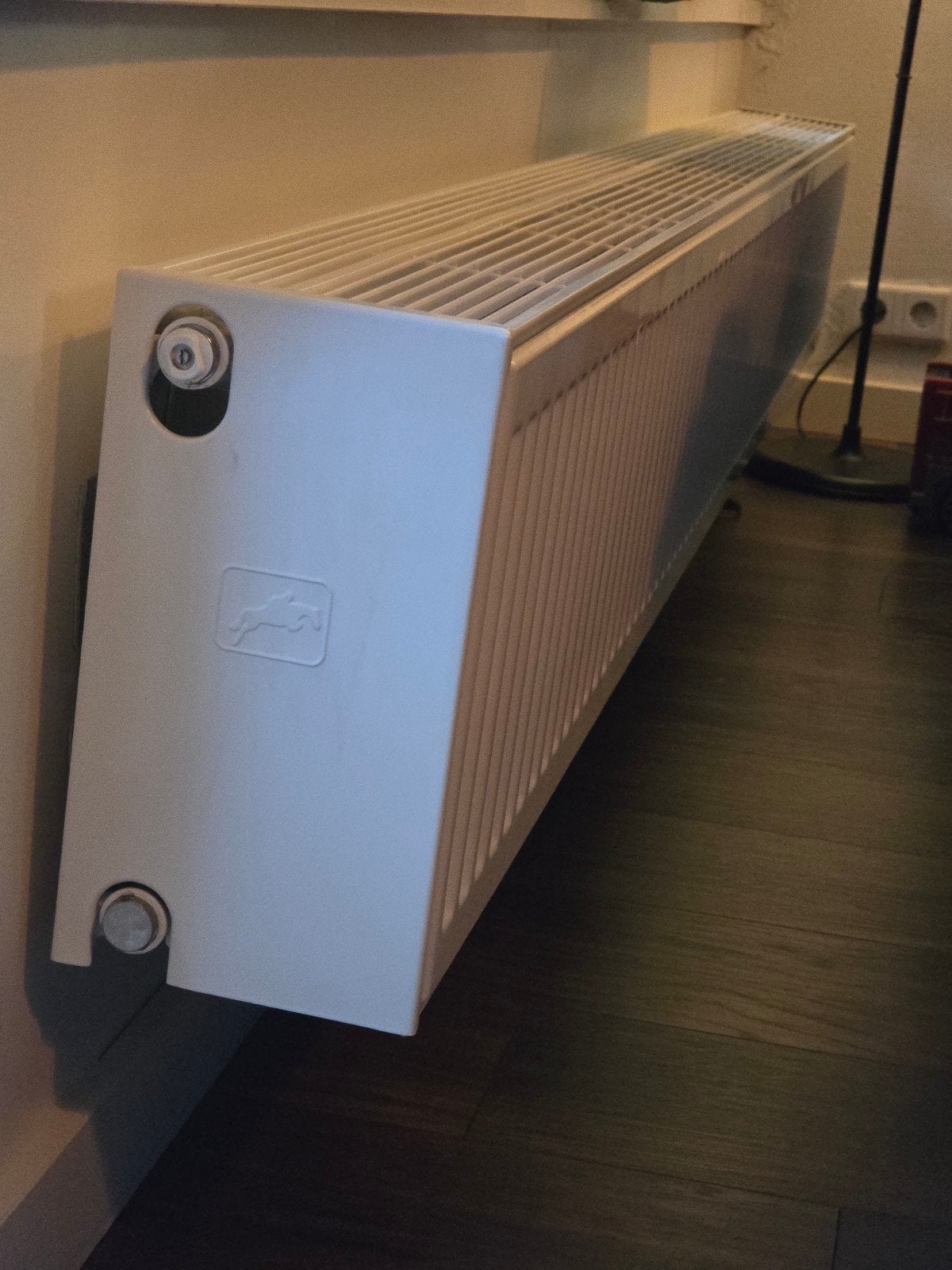 Brugman Kompakt 4 radiator H300 L2400 Type 33 4020 Watt, Ophalen, Minder dan 30 cm, Radiator, 150 cm of meer