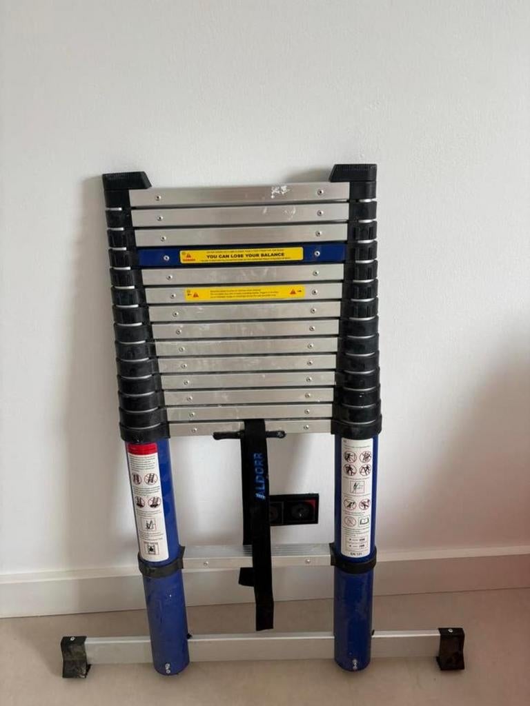 Aldorr Telescoopladder 4,4M - Compact en Veilig, Ophalen of Verzenden, 2 tot 4 meter