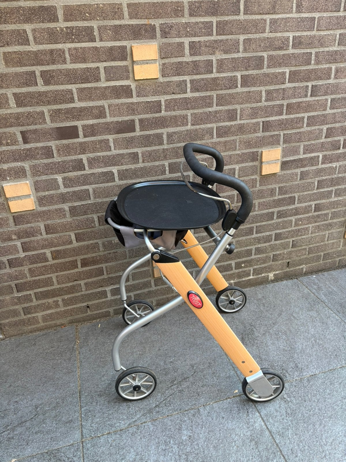 Trust ‘huis’ rollator te koop voor €70, Diversen, Rollators, Ophalen, Lichtgewicht, Zo goed als nieuw
