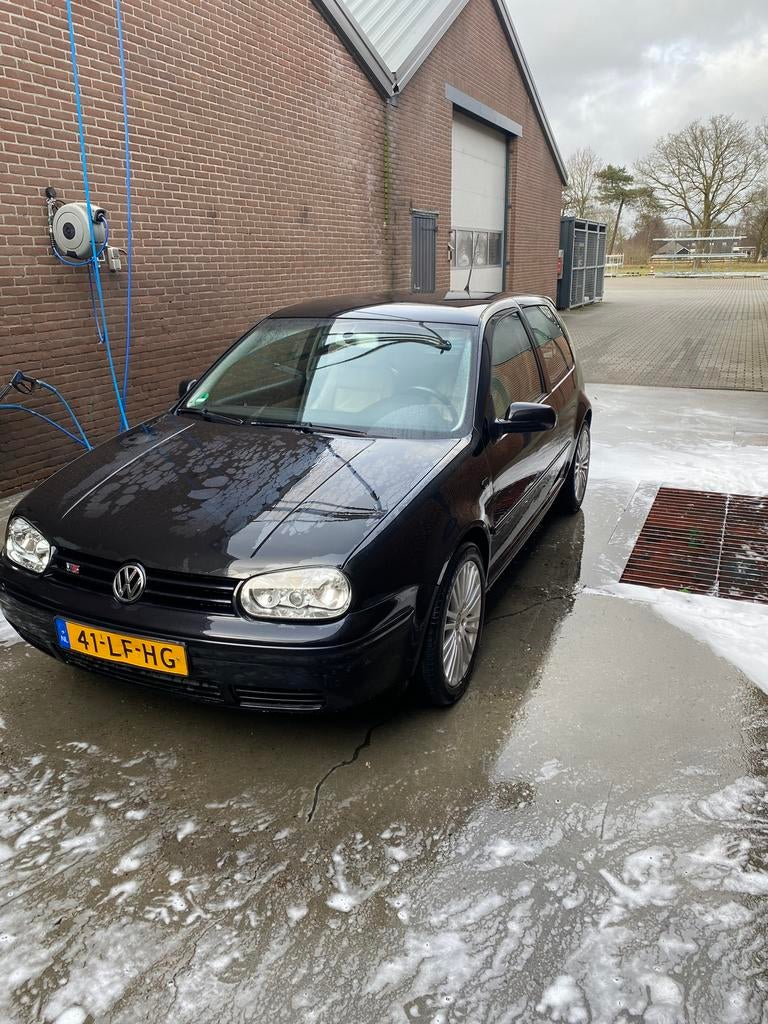 Volkswagen Golf 2.3 V5 125KW 2002 Zwart 195xxx NAP, Auto's, Volkswagen, Voorwielaandrijving, Metallic lak, Beige, Zwart