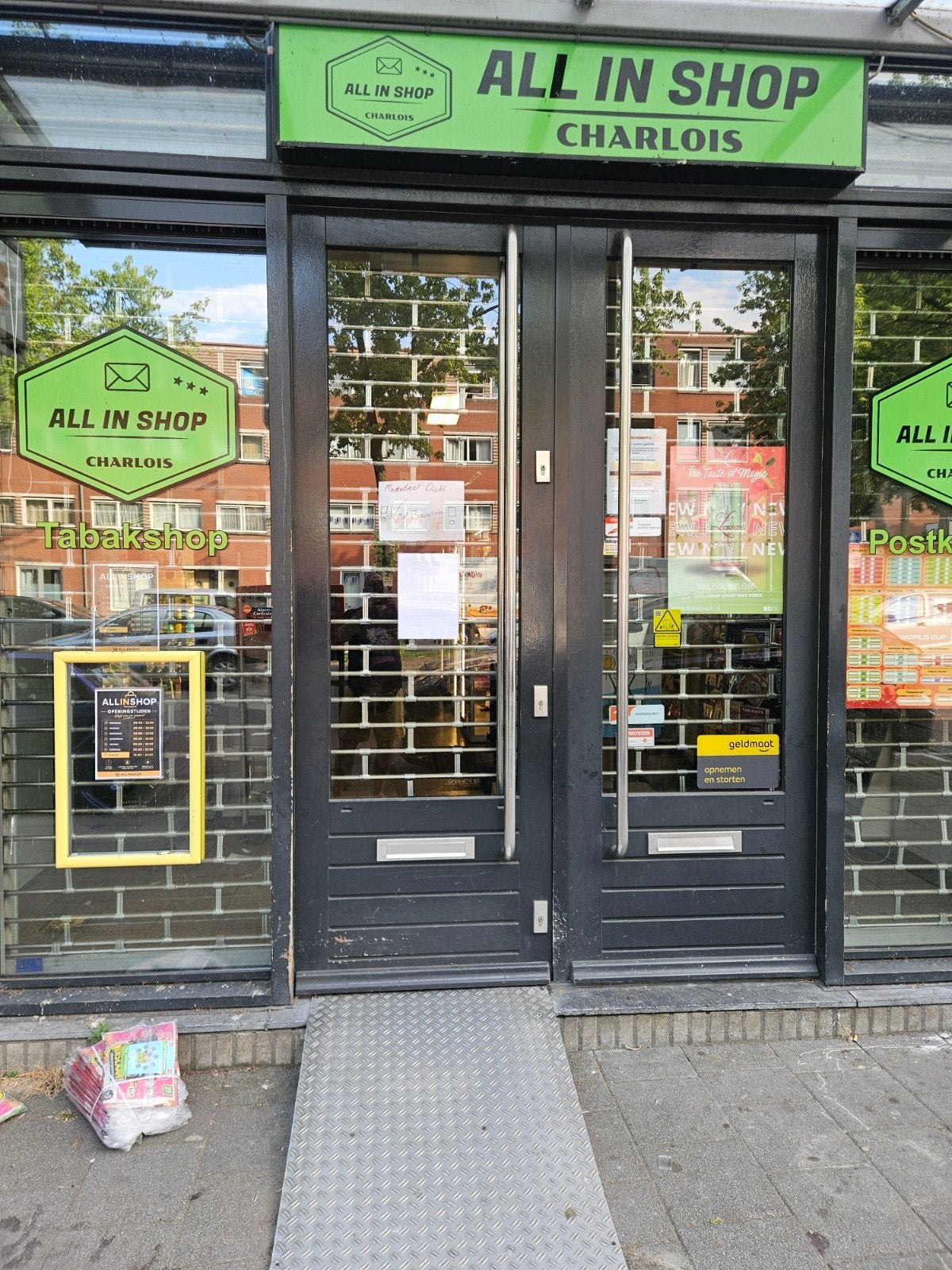 Te koop: Grote tabaks- en gemakszaak in Rotterdam-Charlois –, Ophalen of Verzenden