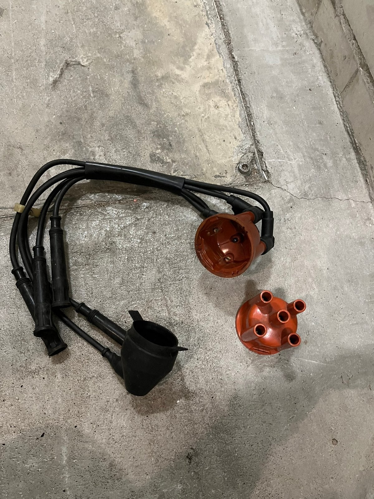 BMW E30 M10 verdelerkap en bougiekabels, Ophalen of Verzenden, BMW